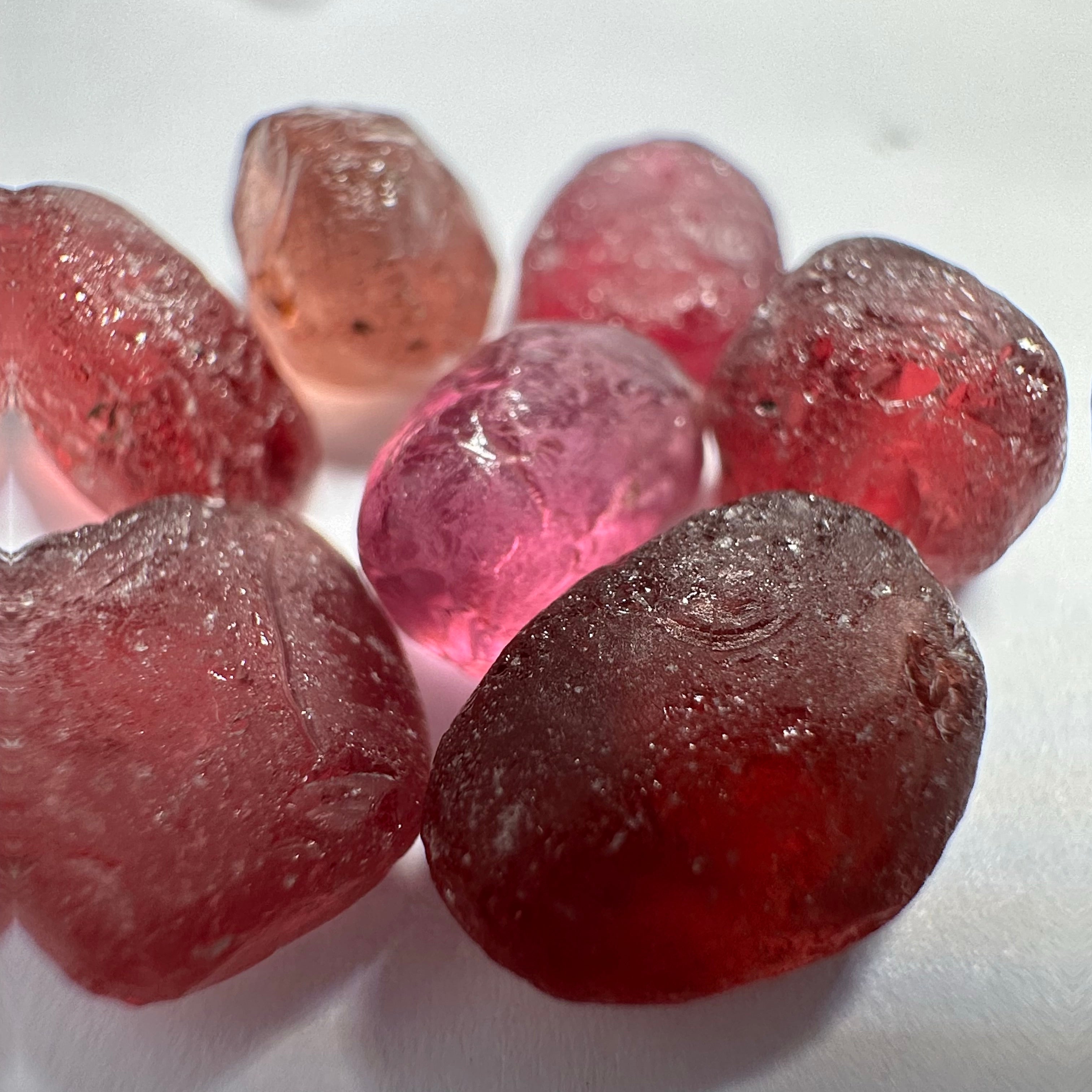 Mahenge Garnet Lot, 30.47ct, 7pcs lot, 4.35ct average. 1 pc flat shape, vs-vvs, Unheated Untreated, Tanzania