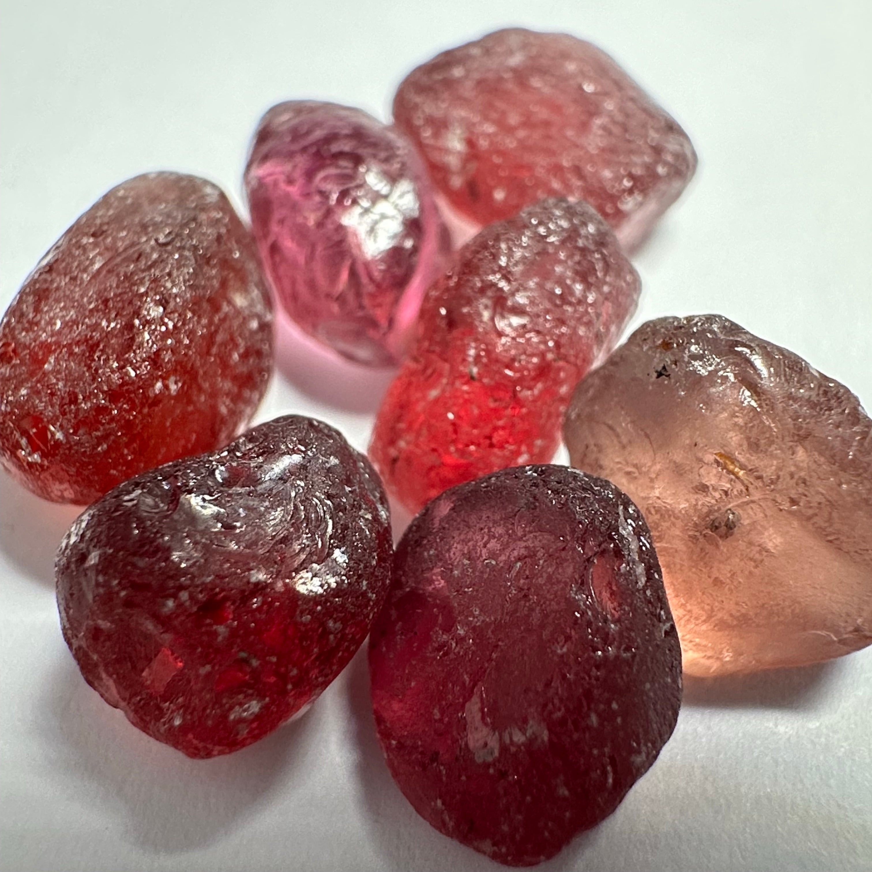 Mahenge Garnet Lot, 30.47ct, 7pcs lot, 4.35ct average. 1 pc flat shape, vs-vvs, Unheated Untreated, Tanzania