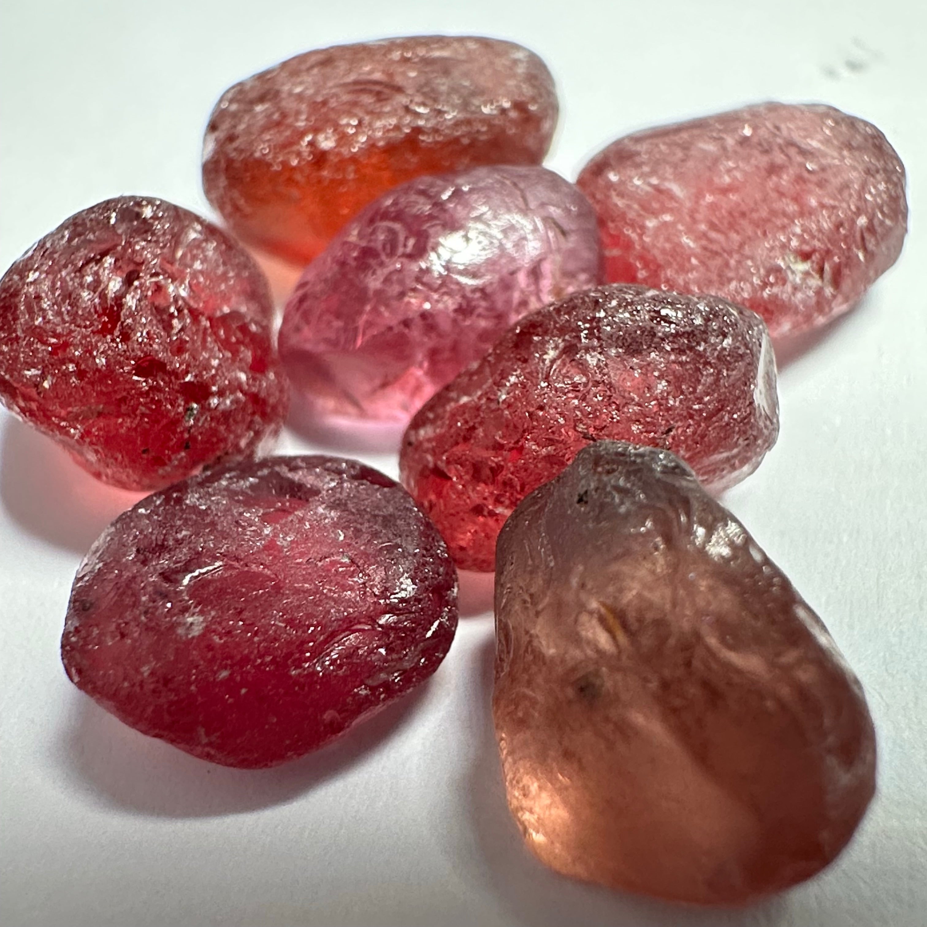 Mahenge Garnet Lot, 30.47ct, 7pcs lot, 4.35ct average. 1 pc flat shape, vs-vvs, Unheated Untreated, Tanzania