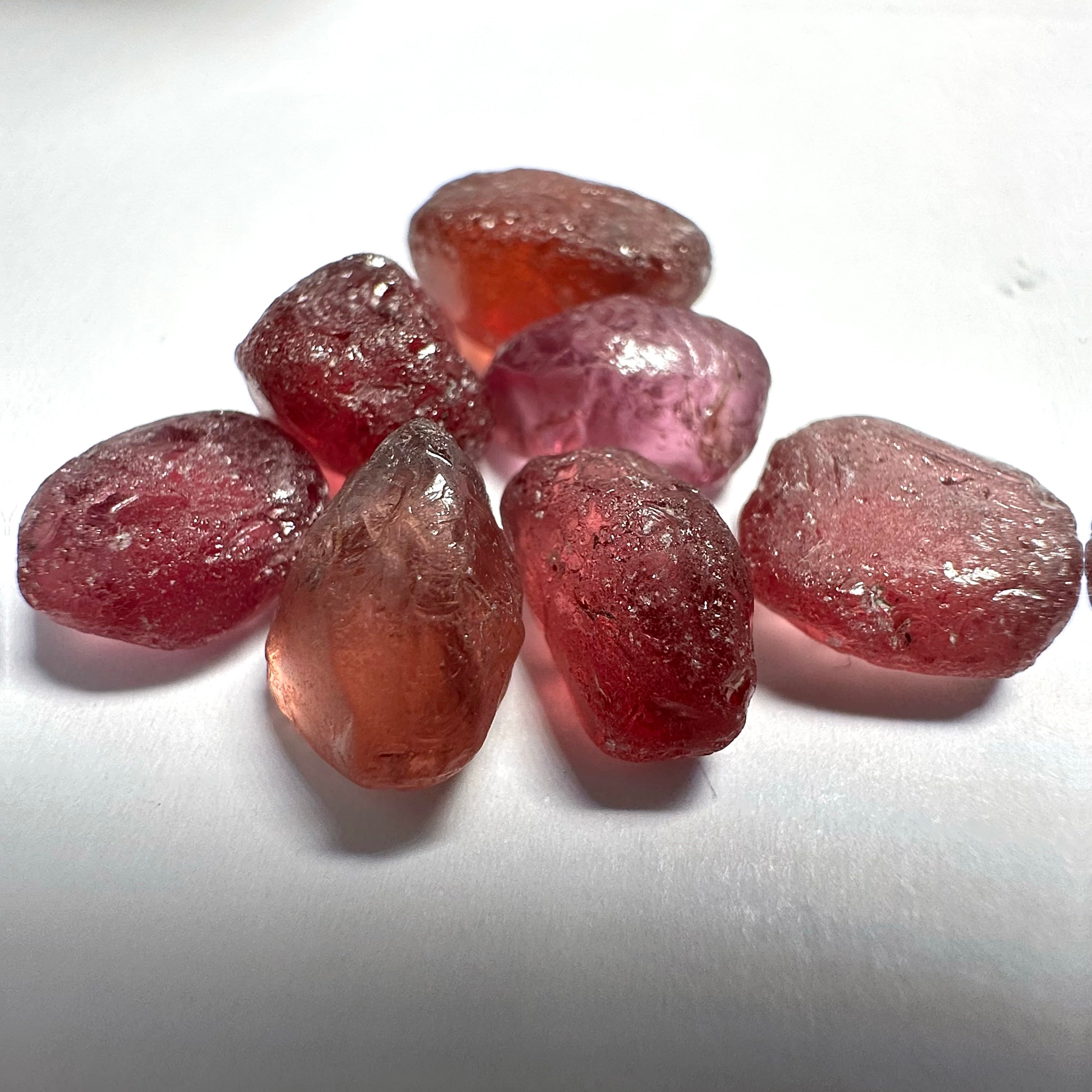 Mahenge Garnet Lot, 30.47ct, 7pcs lot, 4.35ct average. 1 pc flat shape, vs-vvs, Unheated Untreated, Tanzania