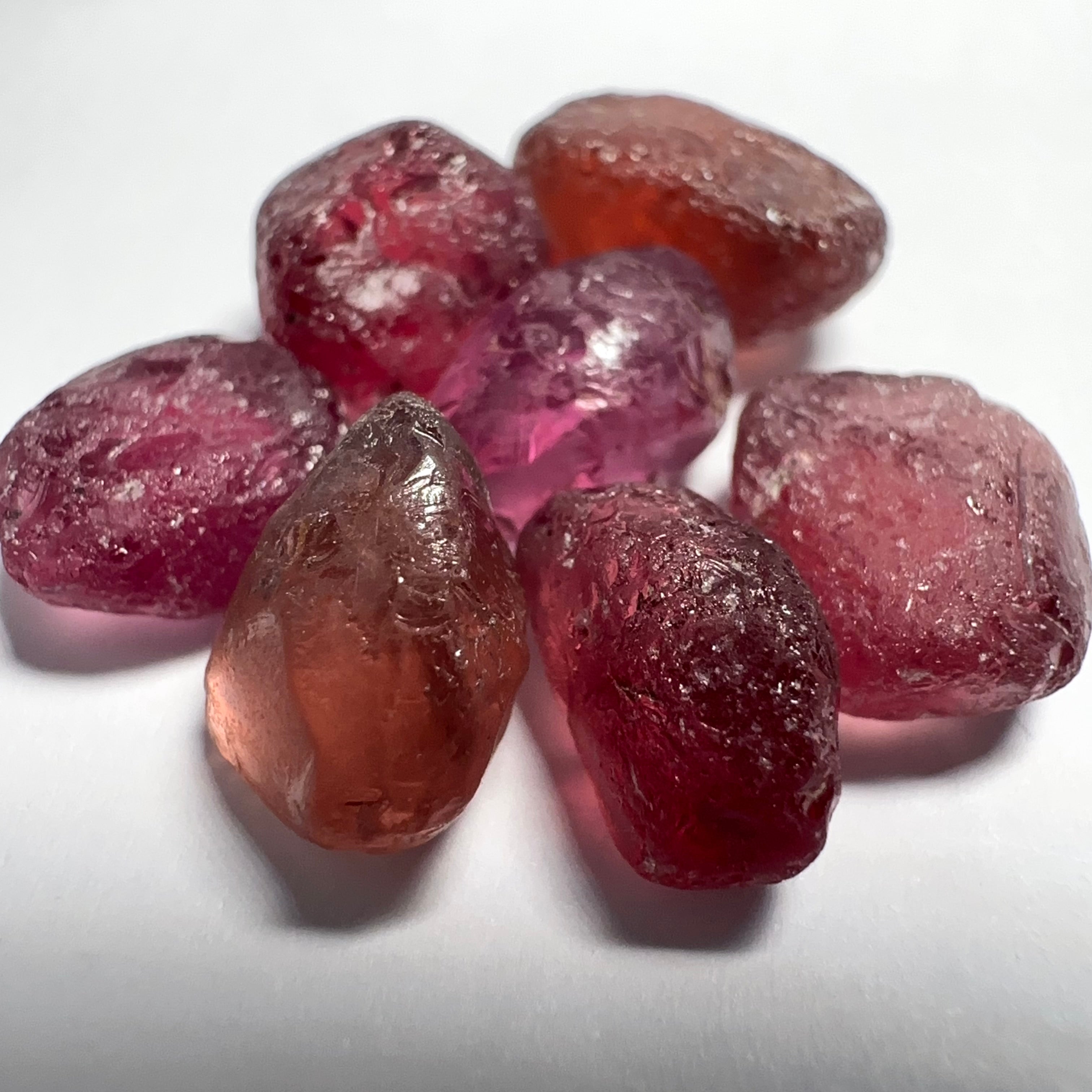 Mahenge Garnet Lot, 30.47ct, 7pcs lot, 4.35ct average. 1 pc flat shape, vs-vvs, Unheated Untreated, Tanzania