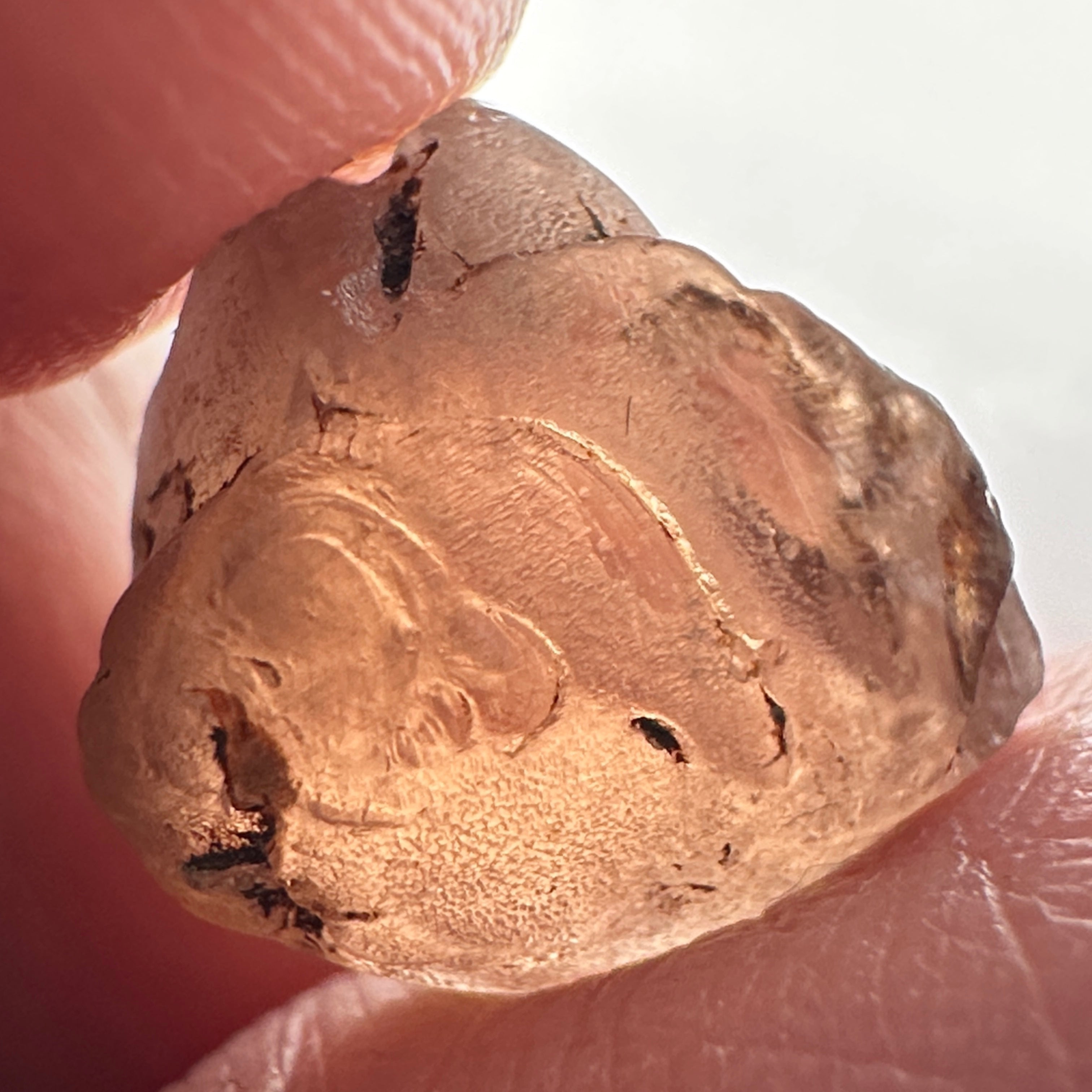 Peach Malaya Garnet, 8.40ct, vvs-if (no inclusions cracks or bubbles) with silk, Unheated Untreated, Umba Valley Tanzania. Shape is a little flat, see pictures to get the exact idea of depth