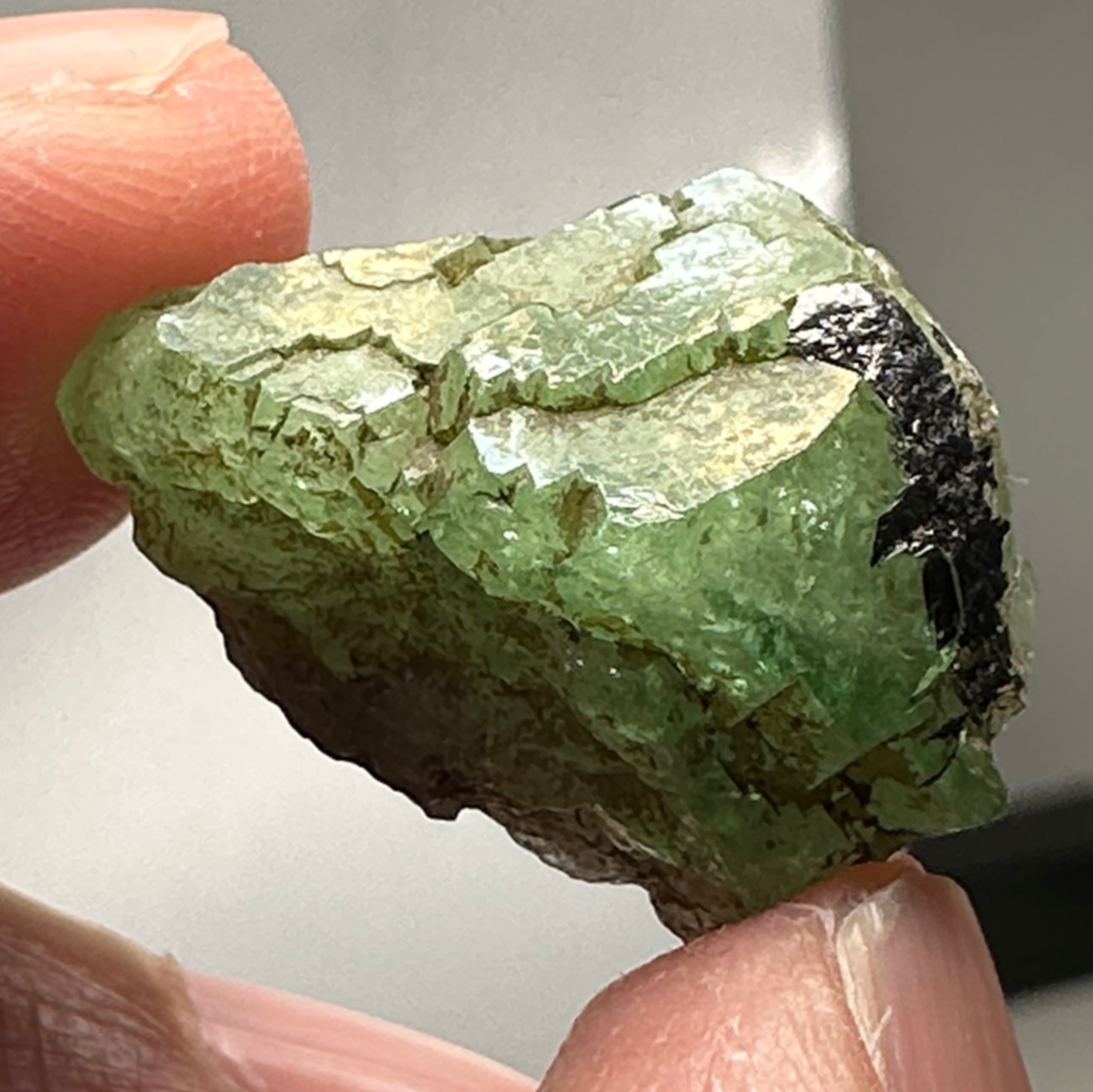 Tsavorite Crystal, 30.00ct, Merelani. Tanzania