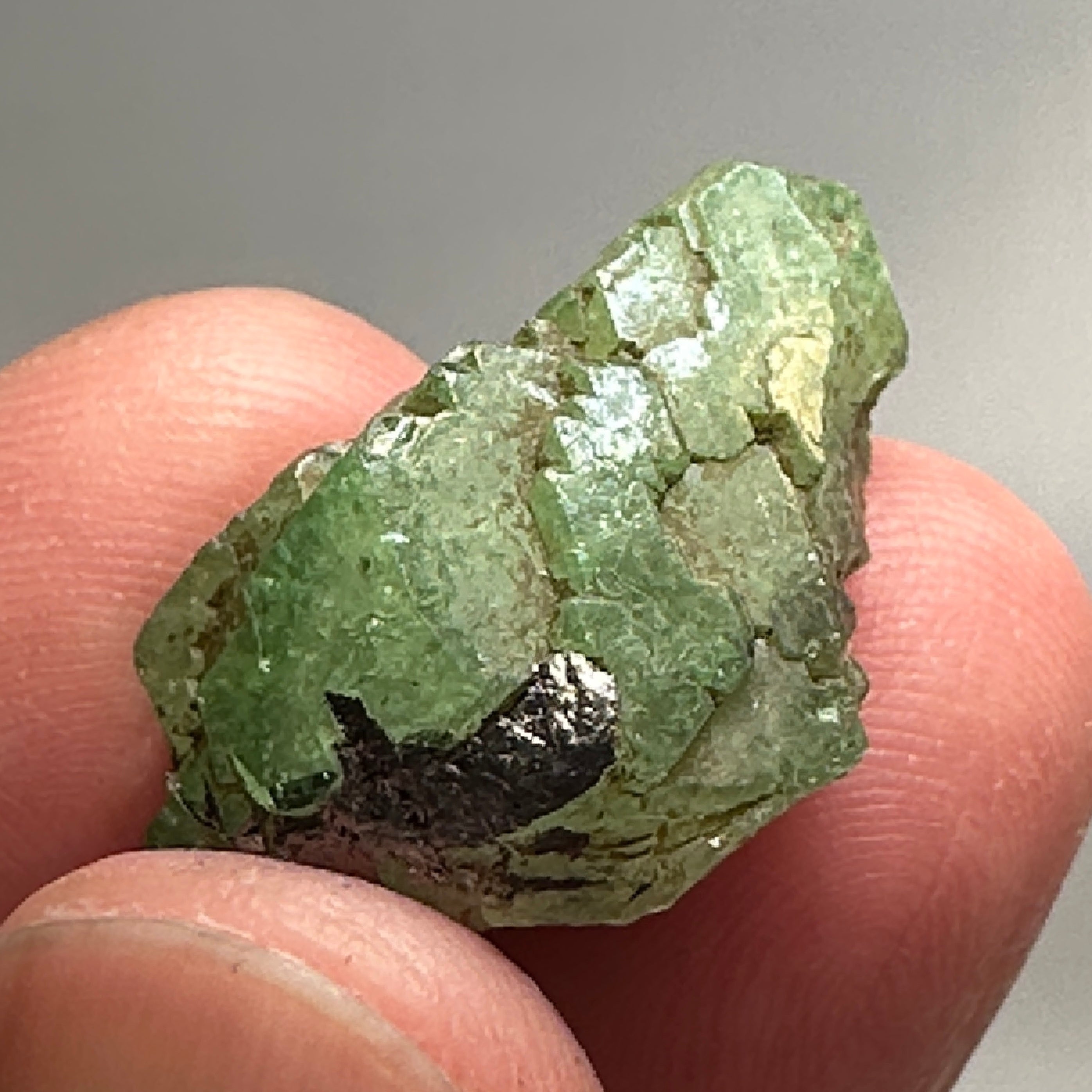 Tsavorite Crystal, 30.00ct, Merelani. Tanzania