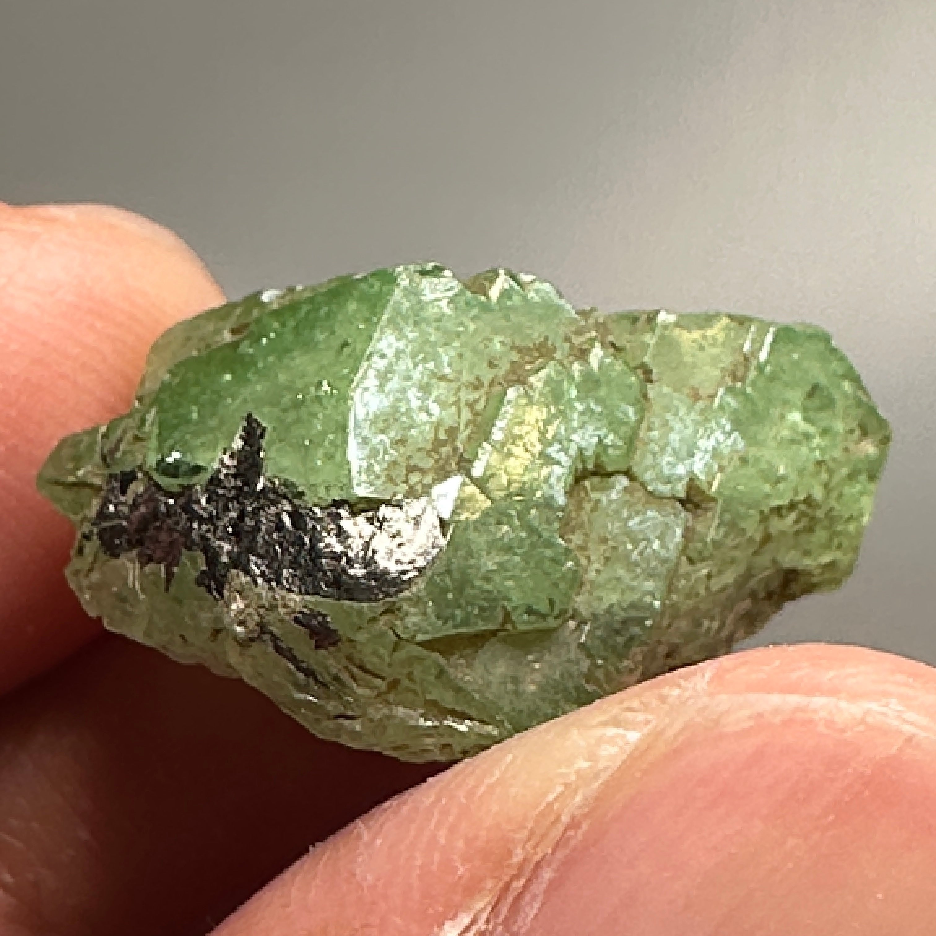 Tsavorite Crystal, 30.00ct, Merelani. Tanzania