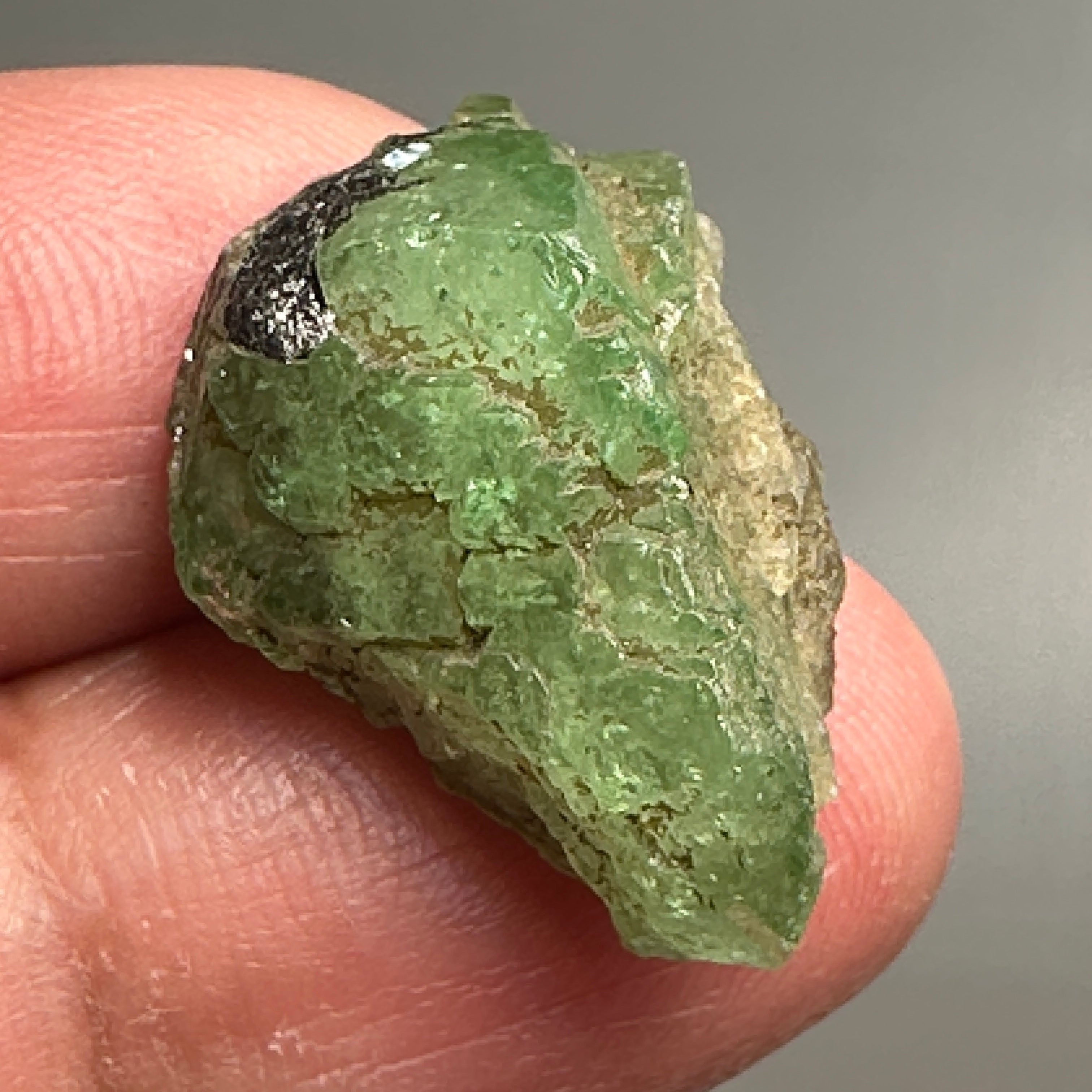 Tsavorite Crystal, 30.00ct, Merelani. Tanzania