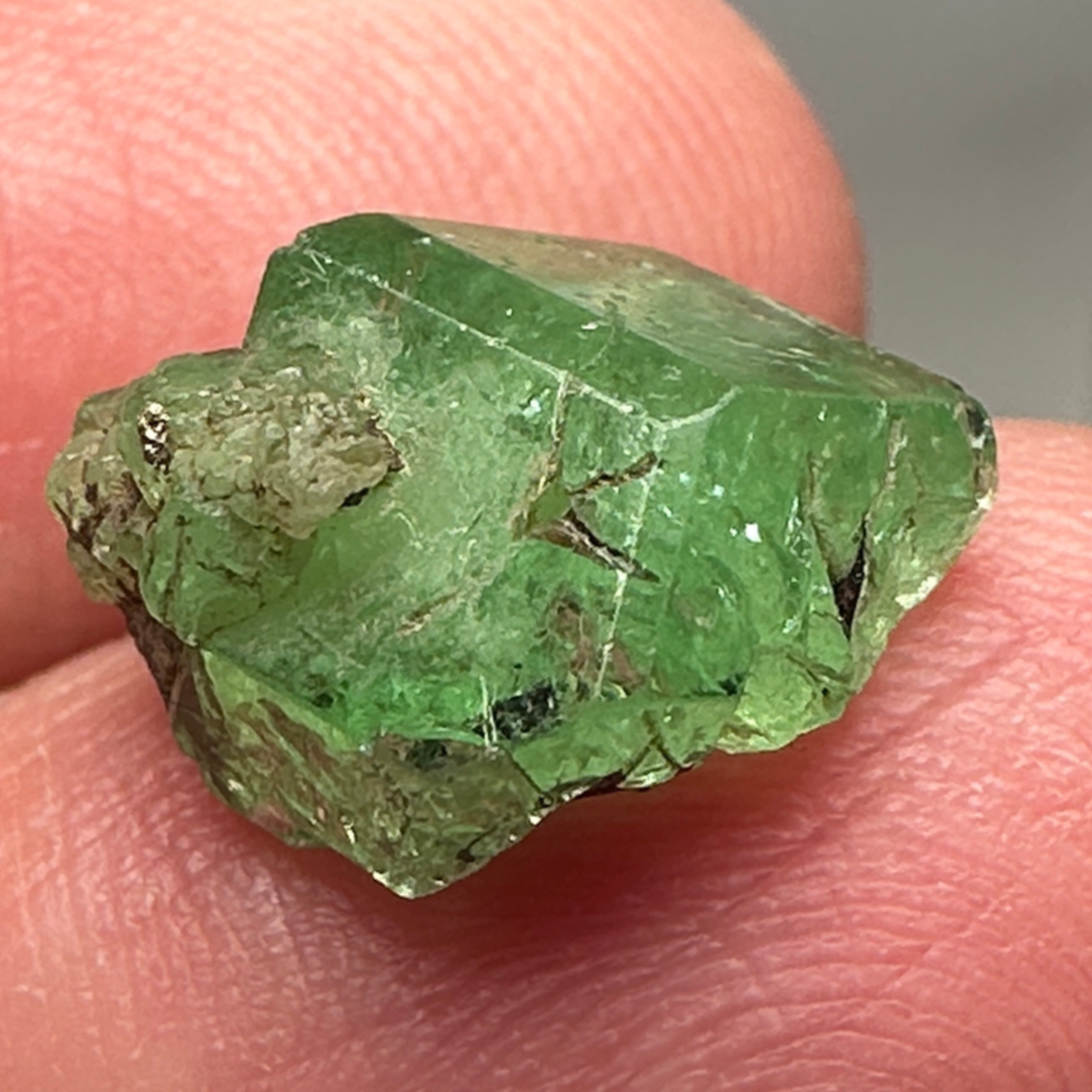 Tsavorite Crystal, 7.28ct, Merelani. Tanzania, Untreated Unheated