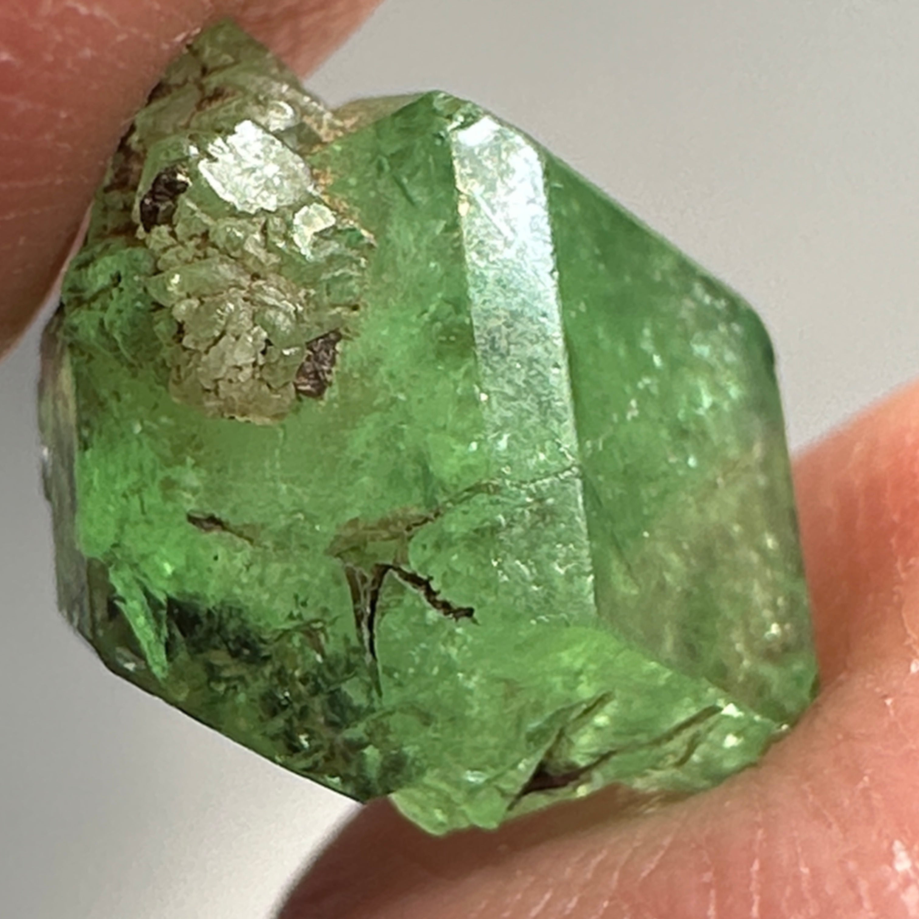 Tsavorite Crystal, 7.28ct, Merelani. Tanzania, Untreated Unheated