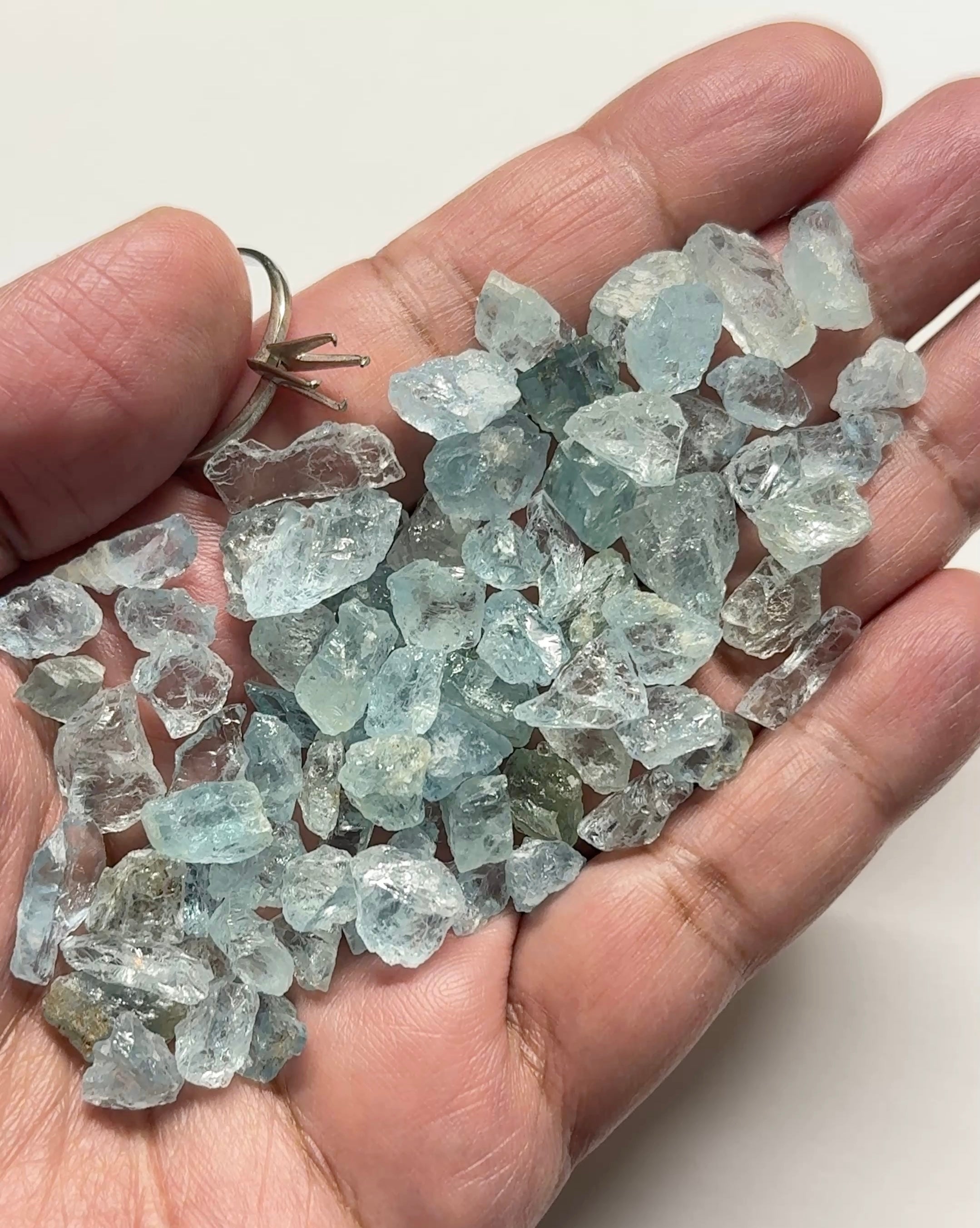 Aquamarine Cab / Specimen Grade, Tanzania, blind pour, price per stone