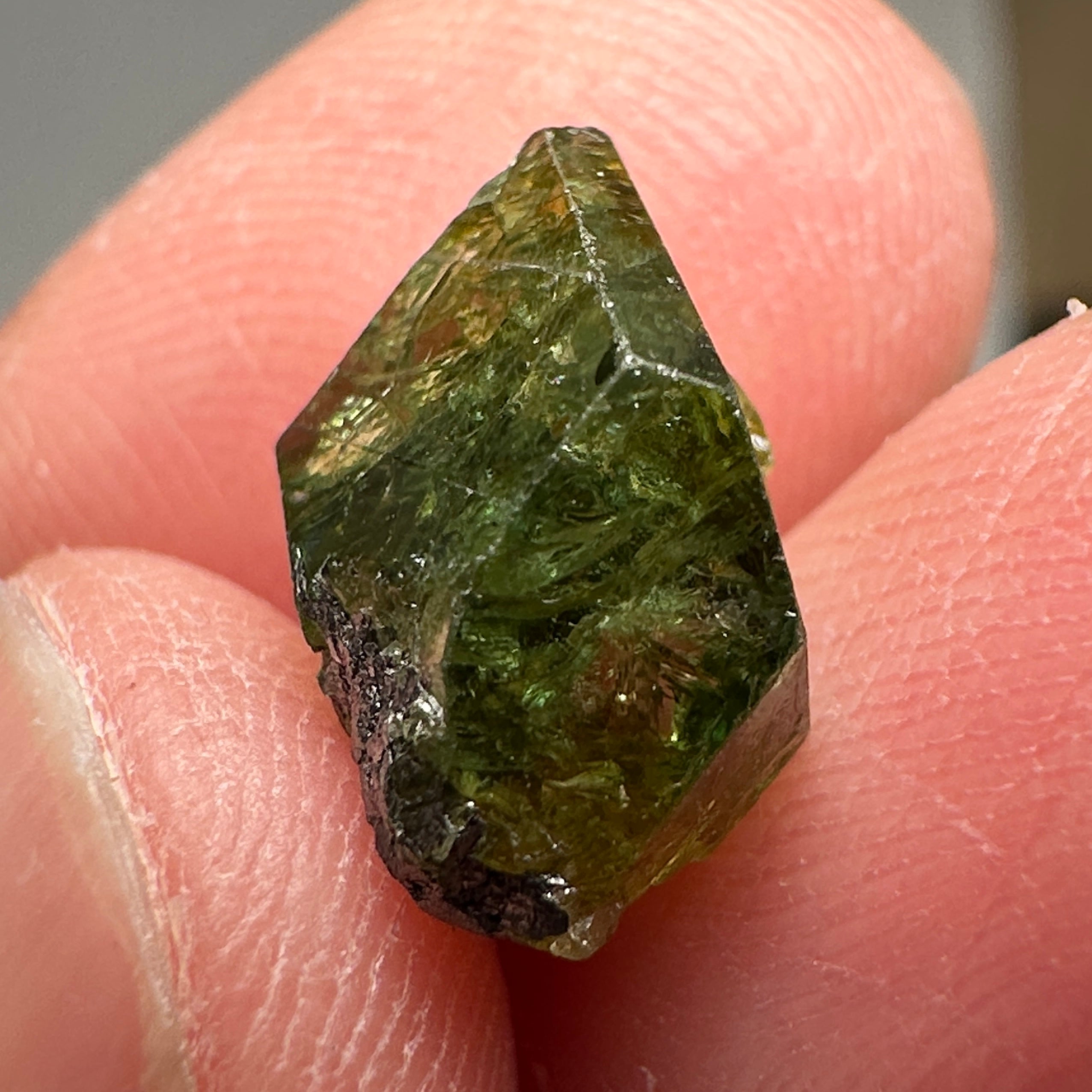 Tsavorite Crystal, 6.03ct, Merelani. Tanzania, Untreated Unheated