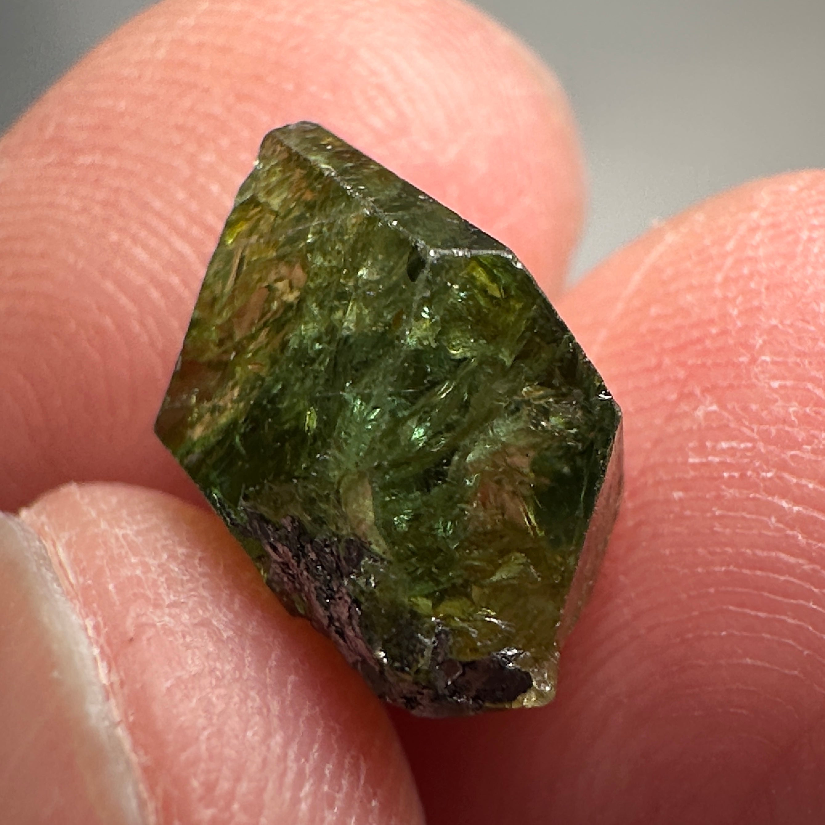 Tsavorite Crystal, 6.03ct, Merelani. Tanzania, Untreated Unheated