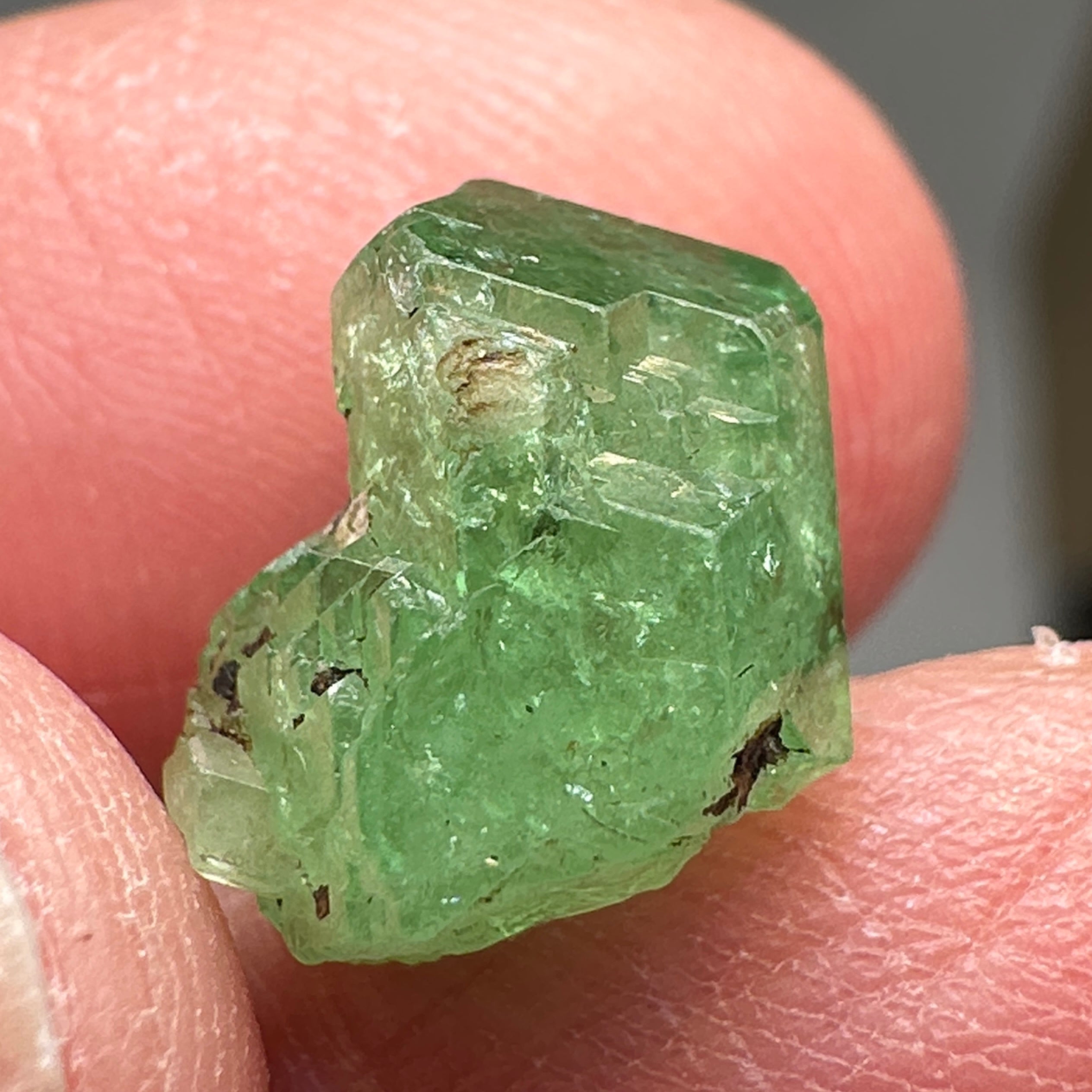 Tsavorite Crystal, 5.84ct, Merelani. Tanzania, Untreated Unheated