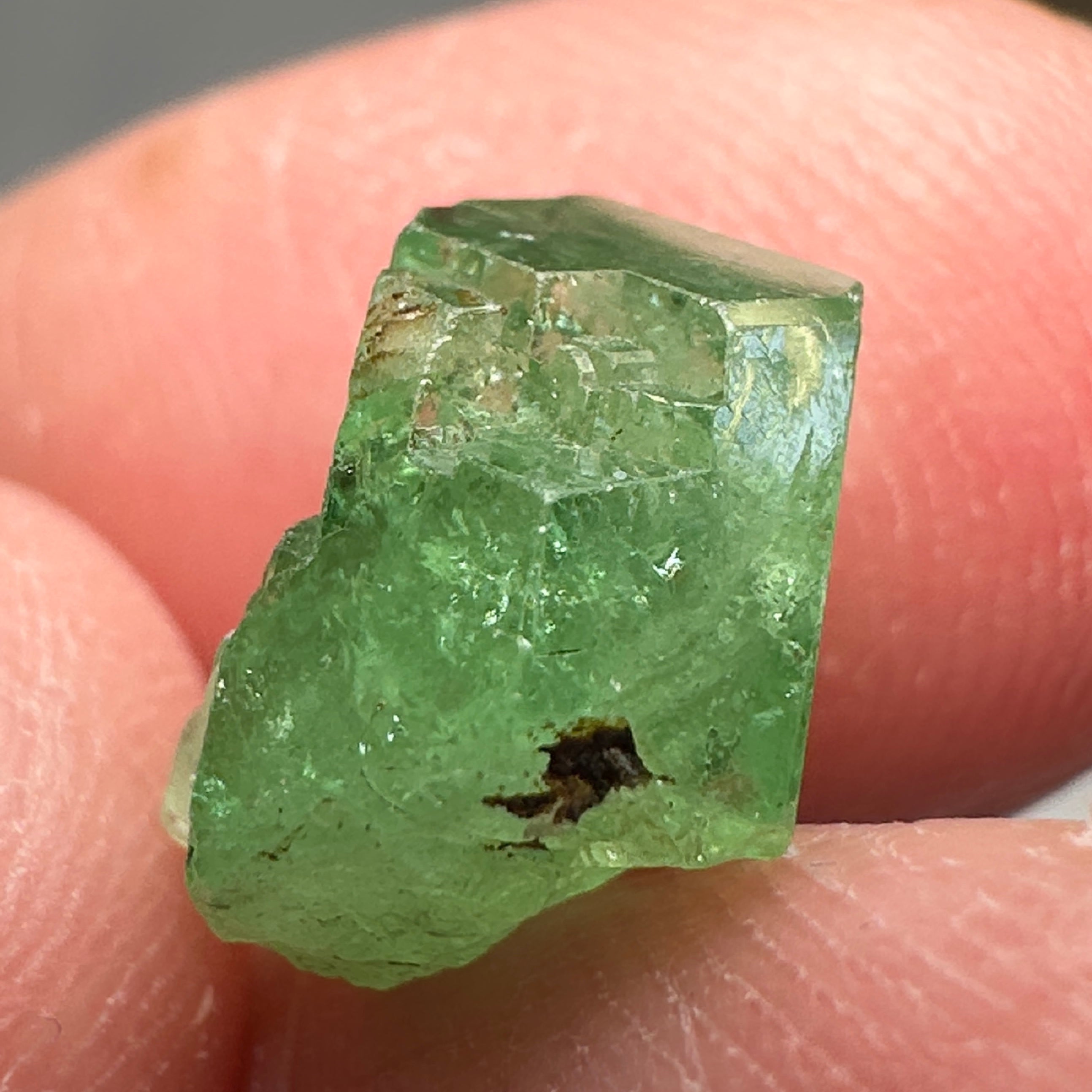 Tsavorite Crystal, 5.84ct, Merelani. Tanzania, Untreated Unheated