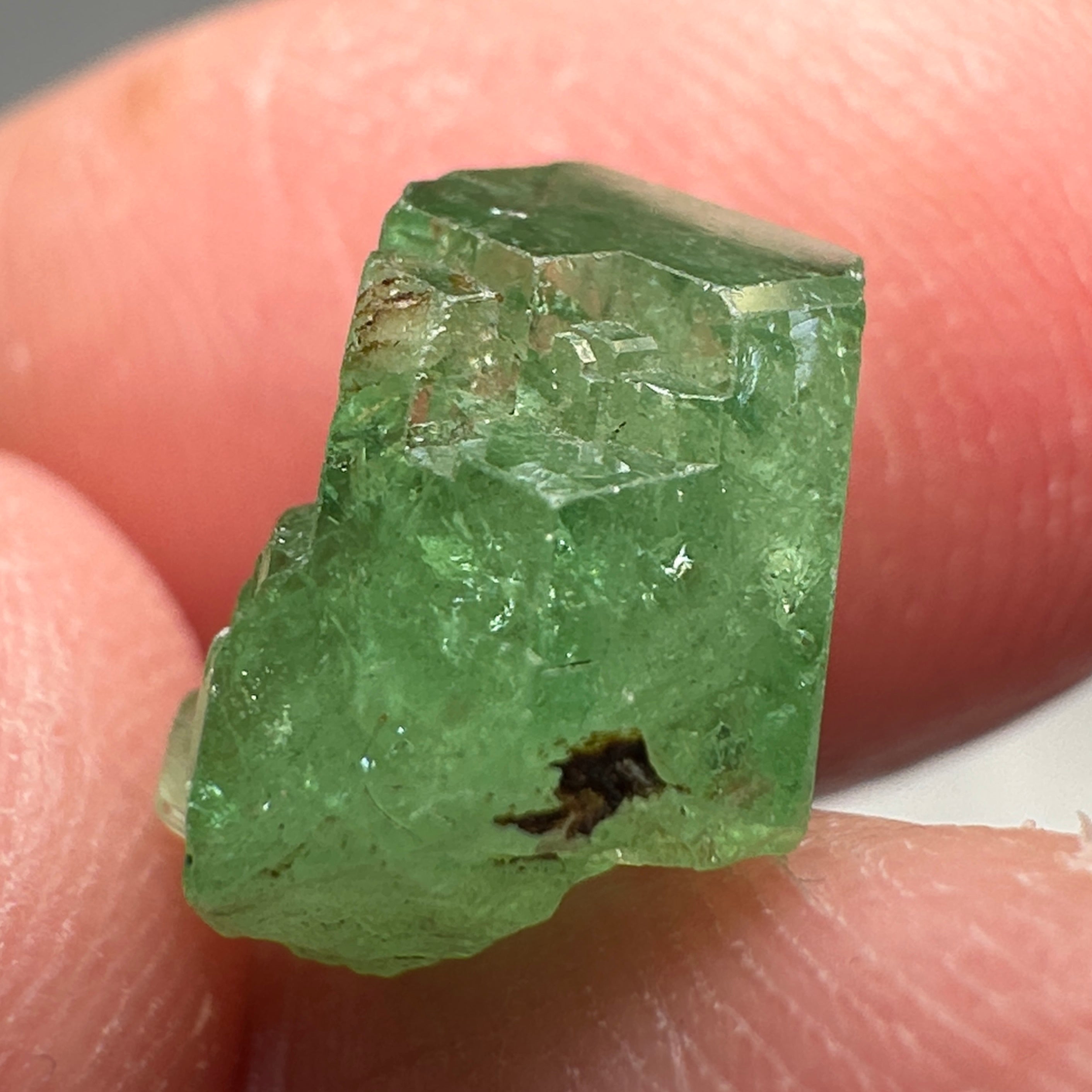 Tsavorite Crystal, 5.84ct, Merelani. Tanzania, Untreated Unheated