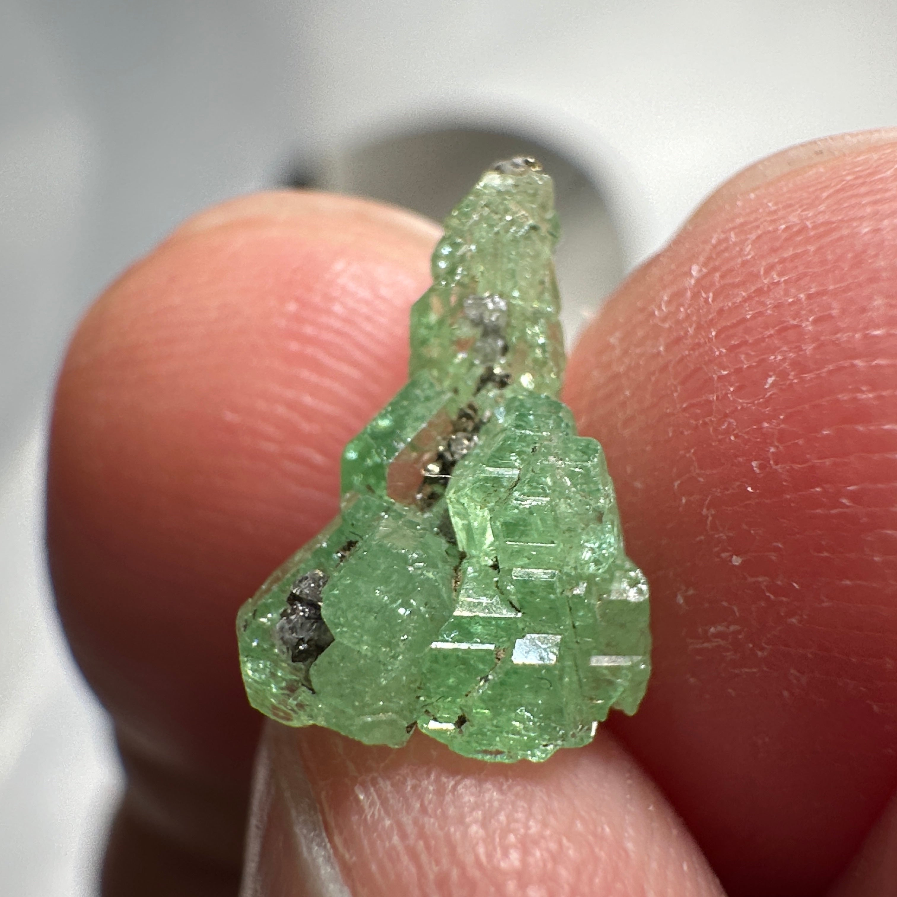 Tsavorite Crystal, 2.81ct, Merelani. Tanzania, Untreated Unheated