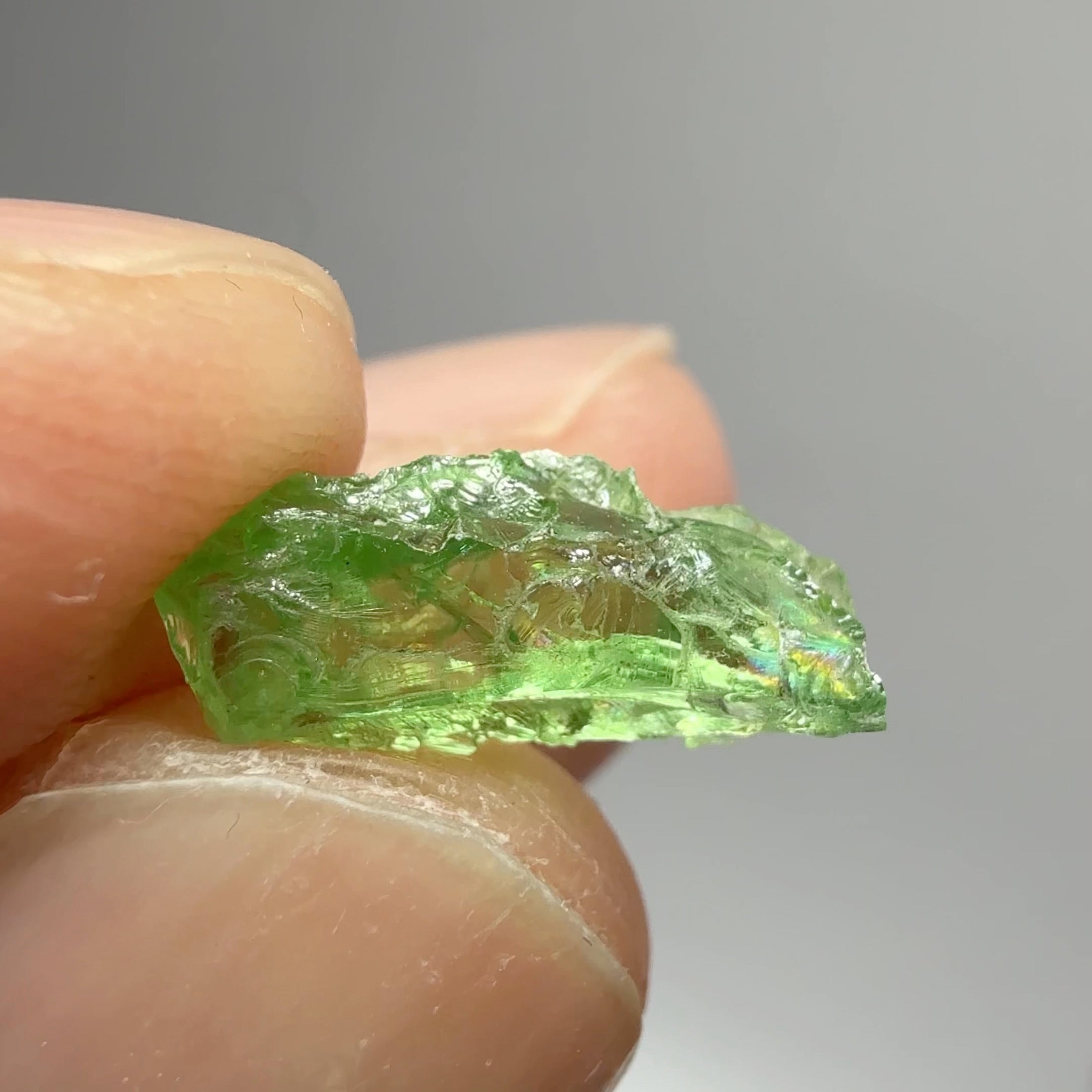 Tsavorite Garnet, Tanzania, 3.16ct, Untreated Unheated, cracks on the outside, inside VS-Si challenging shape, maybe cut a baguette shape