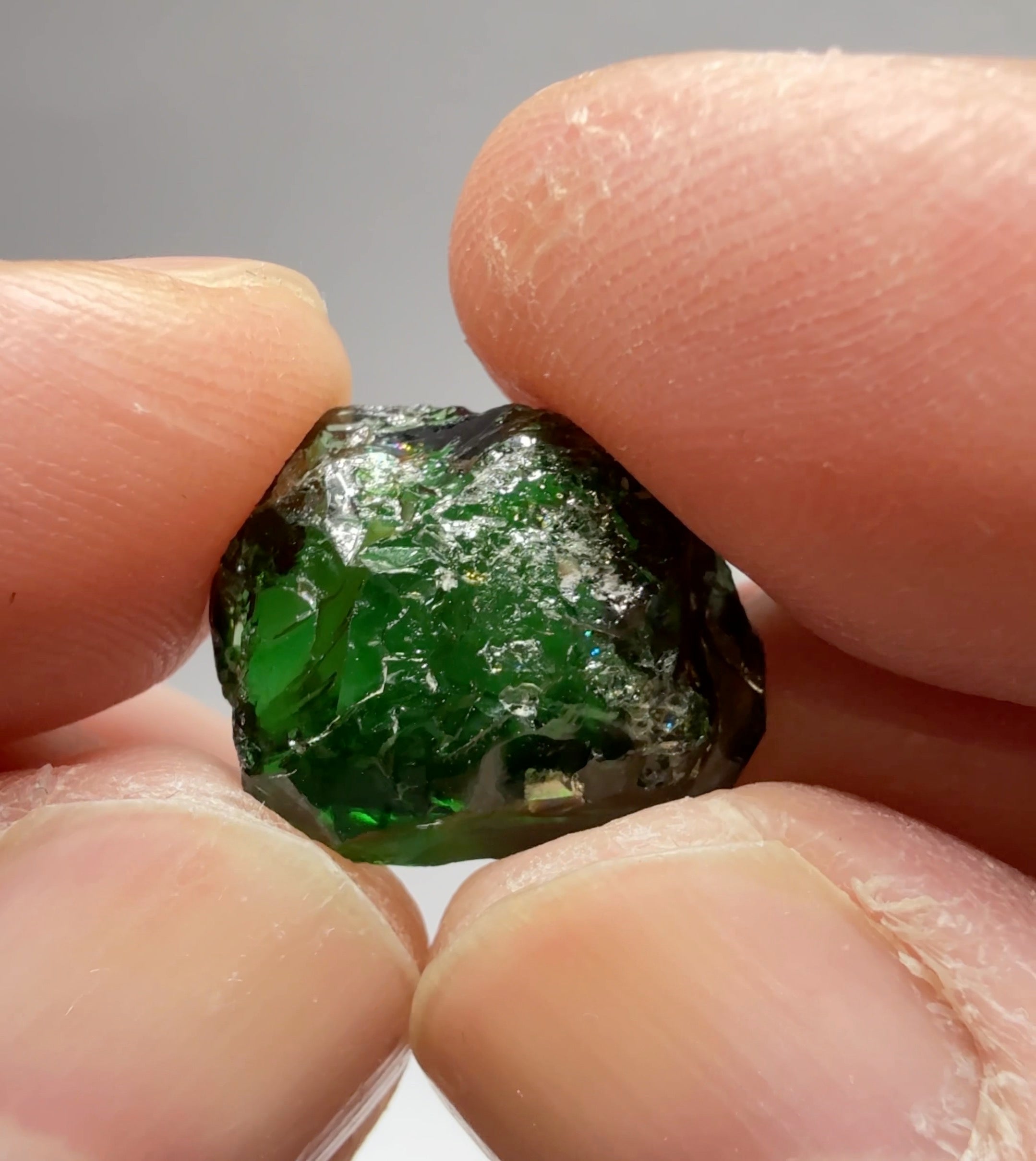 Chrome Tourmaline, 14.90ct, Tanzania, Untreated Unheated, VVS-IF with one spot, I have circled the spot in red on one of the pictures, stone is dark and shown in different lights and backgrounds, see all pictures.