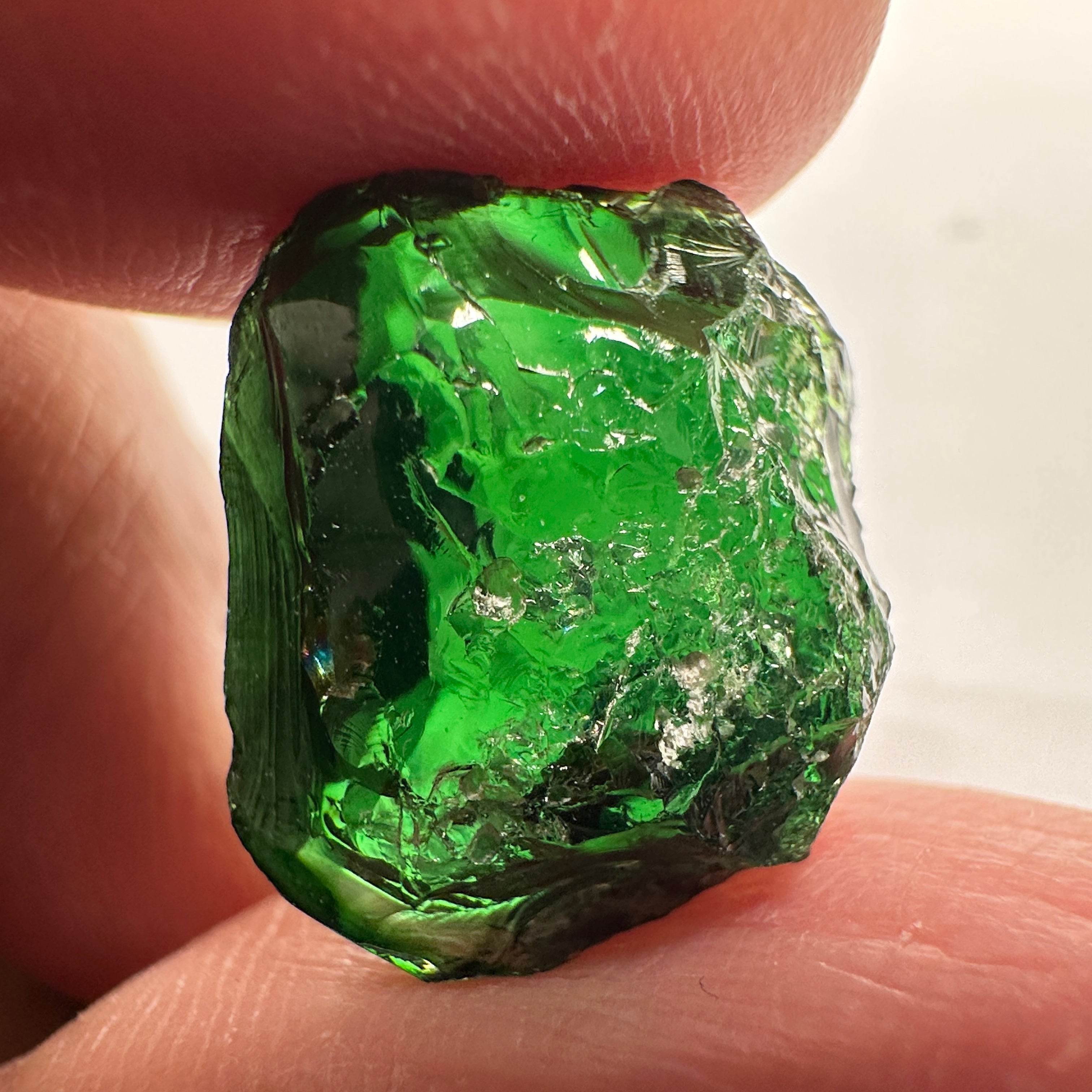 Chrome Tourmaline, 14.90ct, Tanzania, Untreated Unheated, VVS-IF with one spot, I have circled the spot in red on one of the pictures, stone is dark and shown in different lights and backgrounds, see all pictures.