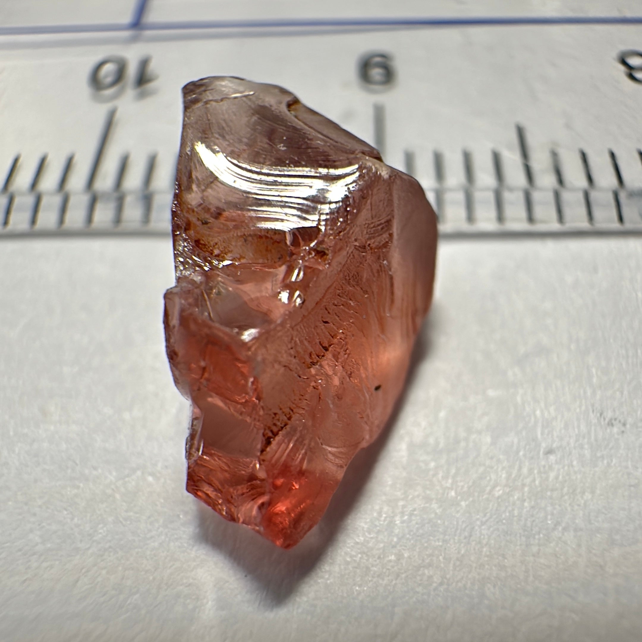 Peach Malaya Garnet, 4.30ct, vvs with challenging shape, see pictures, Unheated Untreated, Umba Valley Tanzania