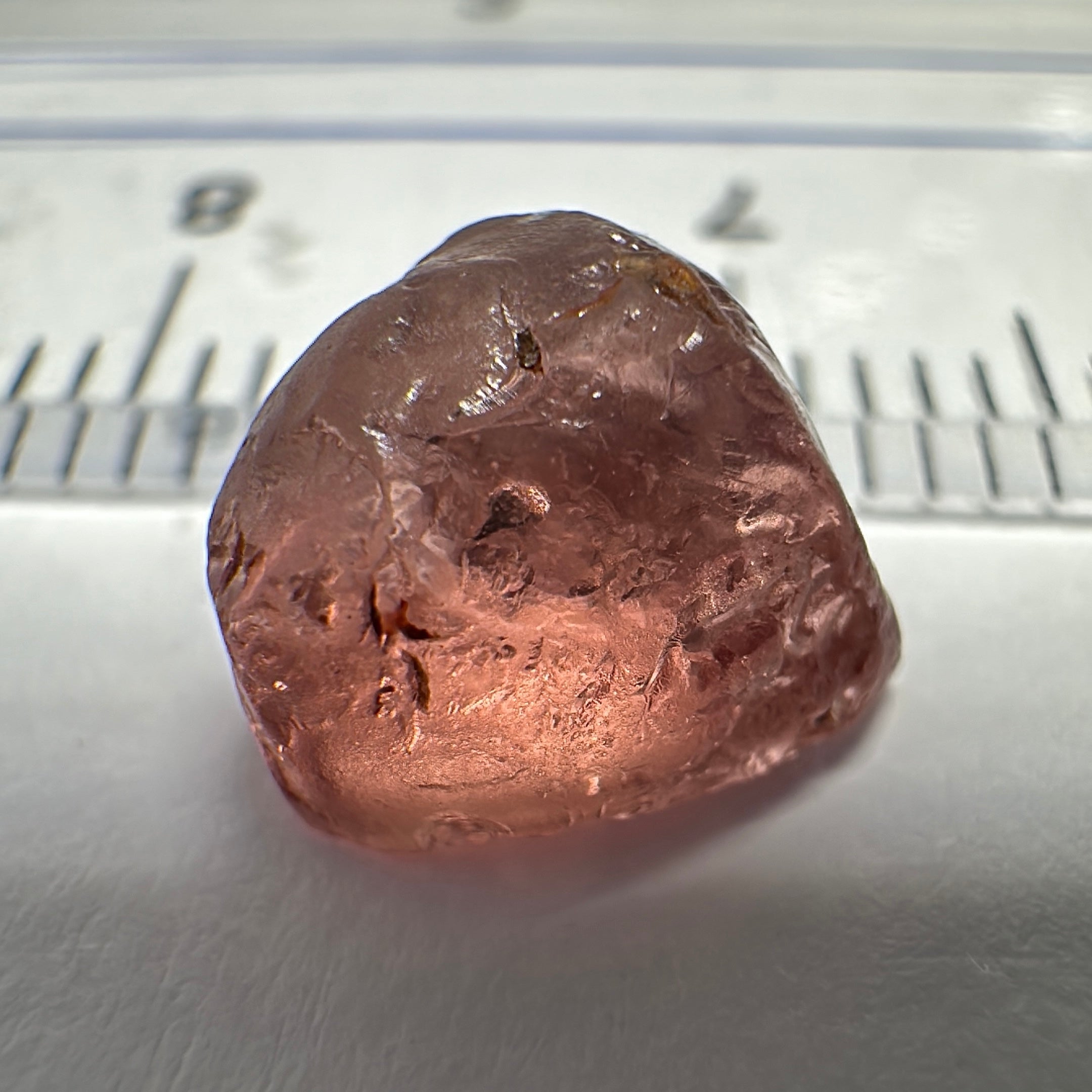 Peach Malaya Garnet, 3.95ct, vvs-if, Unheated Untreated, Umba Valley Tanzania