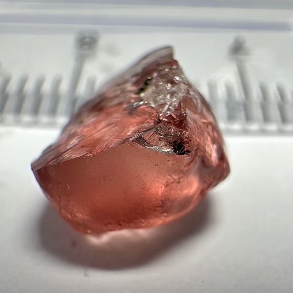 Peach Malaya Garnet, 3.95ct, vvs-if, Unheated Untreated, Umba Valley Tanzania