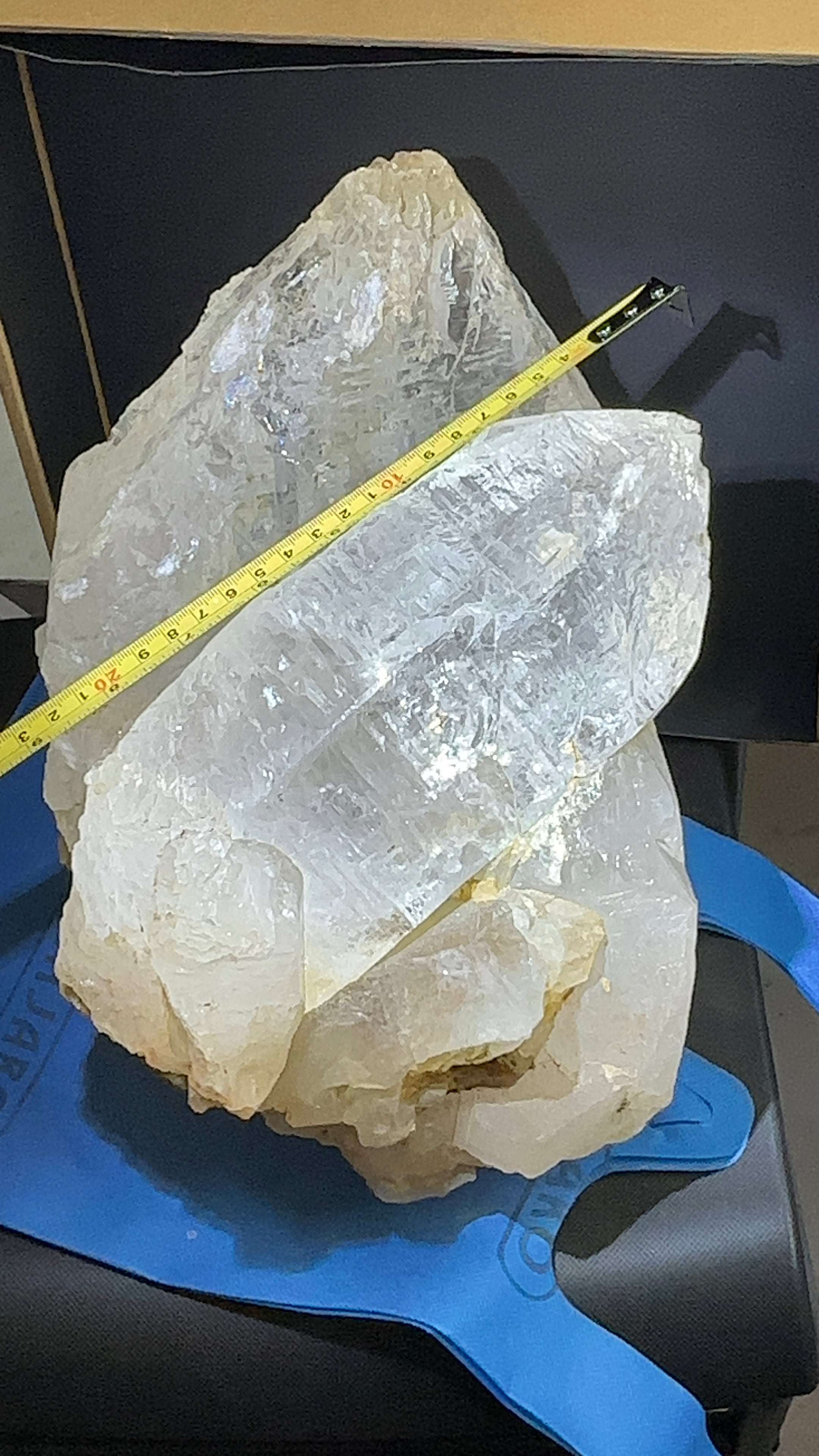 MONDO QUARTZ crystal cluster, 16.52kg, Mondo, Tanzania, very very rare, see the video and note the rainbows in the crystal