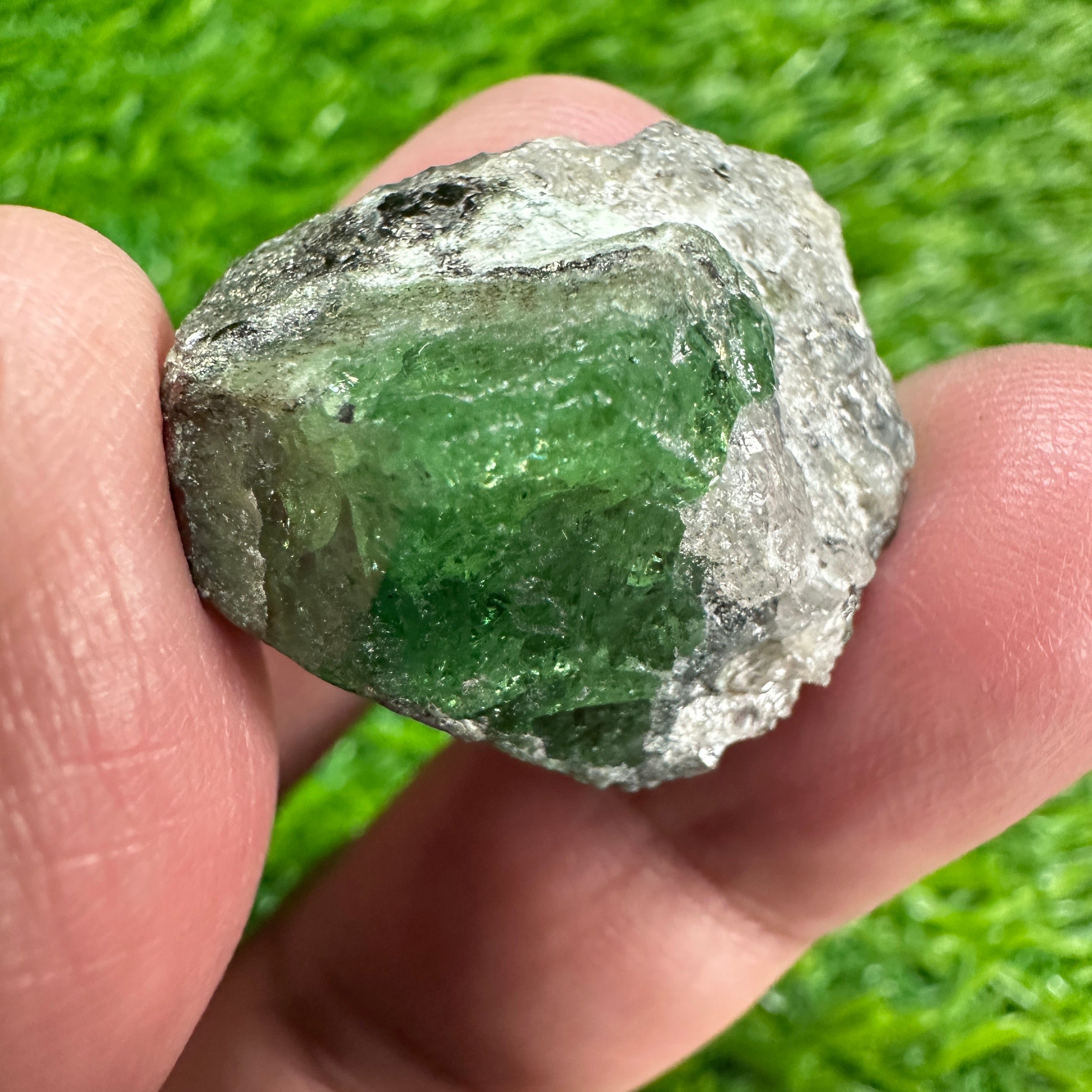 Tsavorite Garnet Crystal on Matrix, 13.90gm, Merelani, Tanzania, Untreated Unheated