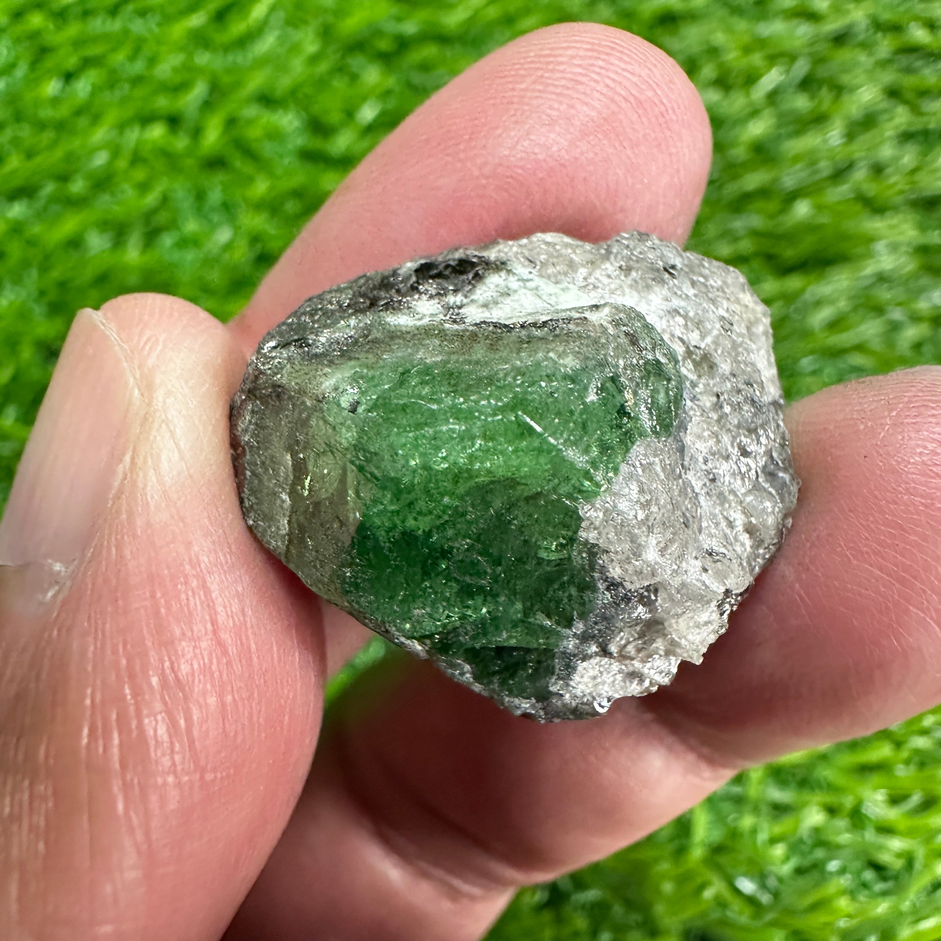 Tsavorite Garnet Crystal on Matrix, 13.90gm, Merelani, Tanzania, Untreated Unheated