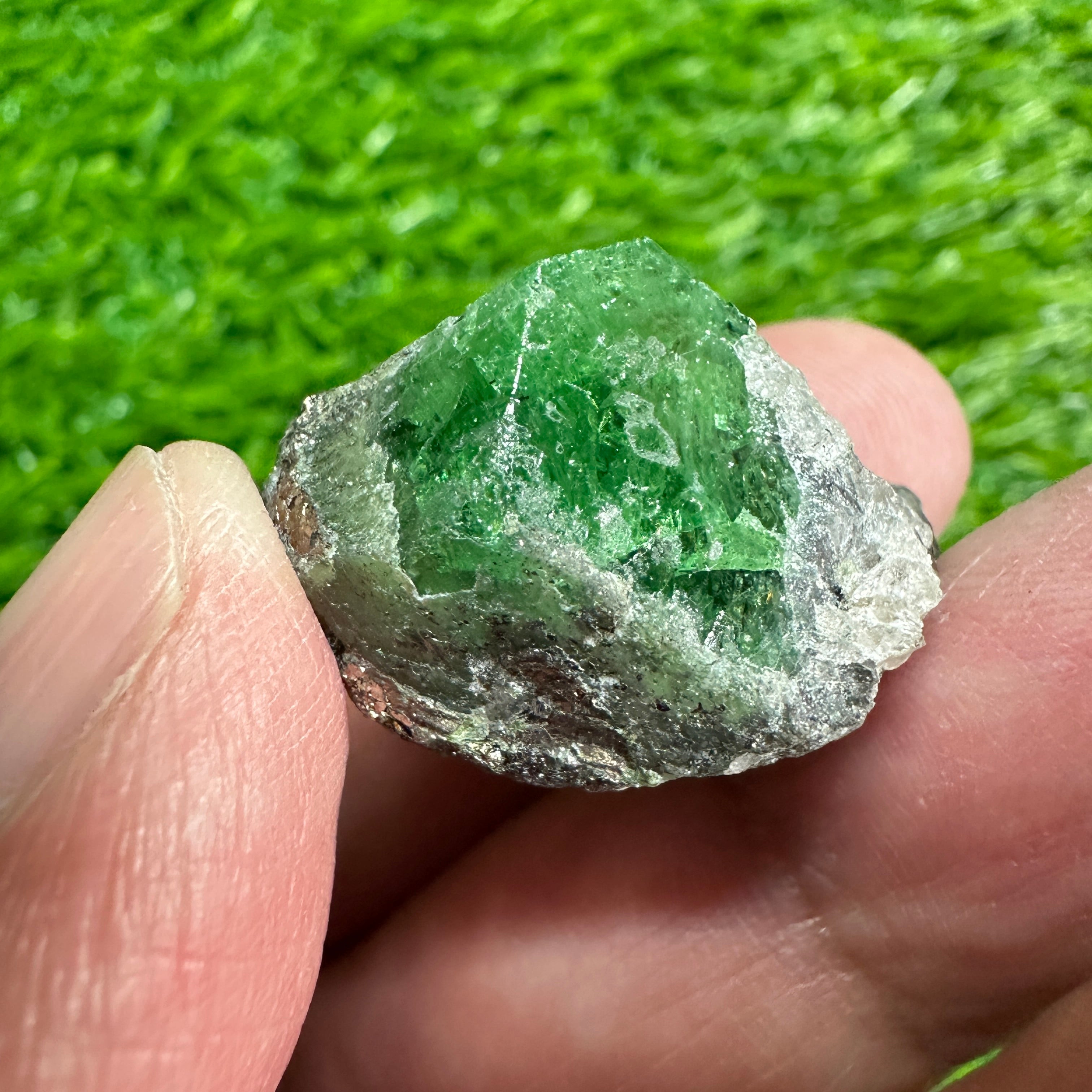 Tsavorite Garnet Crystal on Matrix, 13.90gm, Merelani, Tanzania, Untreated Unheated