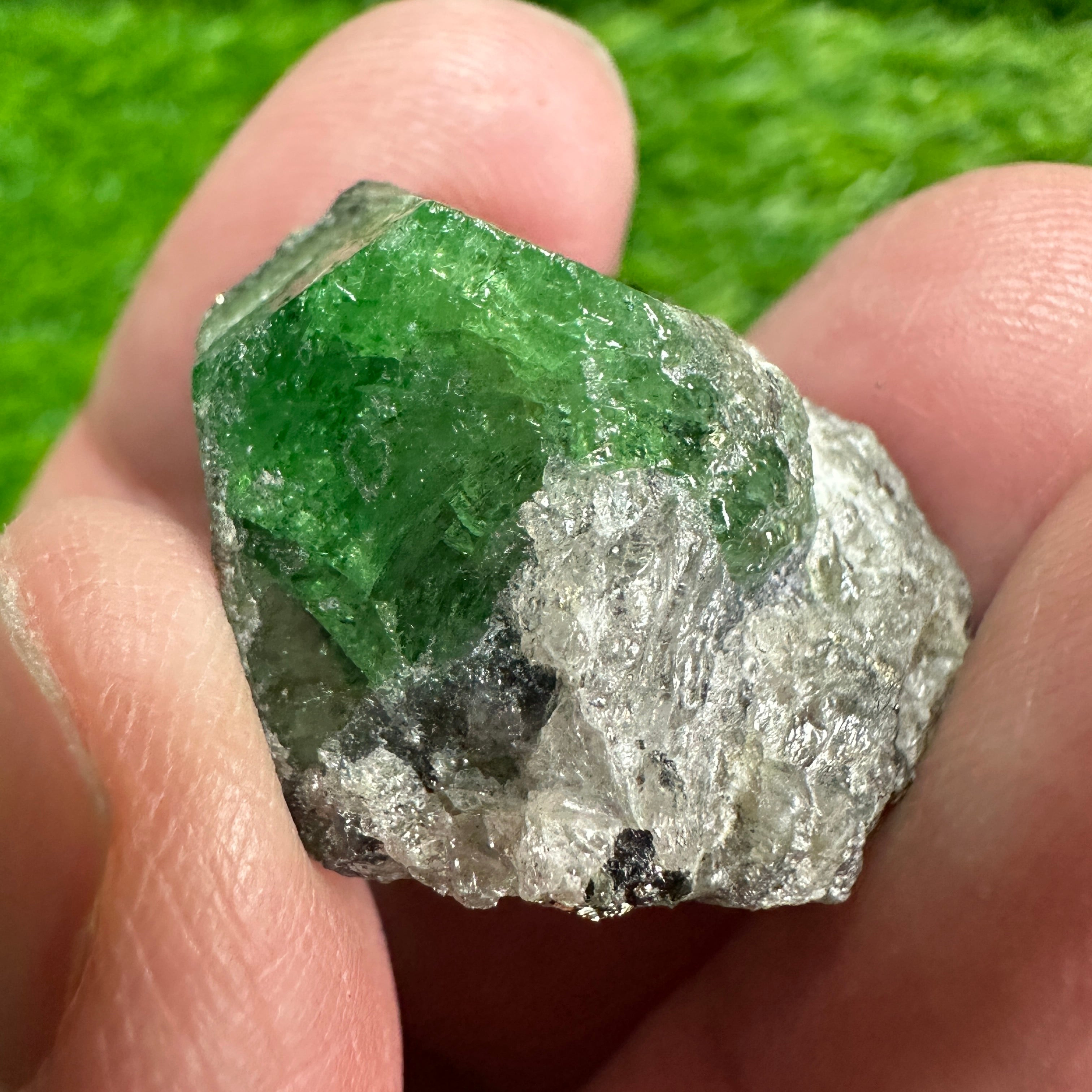 Tsavorite Garnet Crystal on Matrix, 13.90gm, Merelani, Tanzania, Untreated Unheated