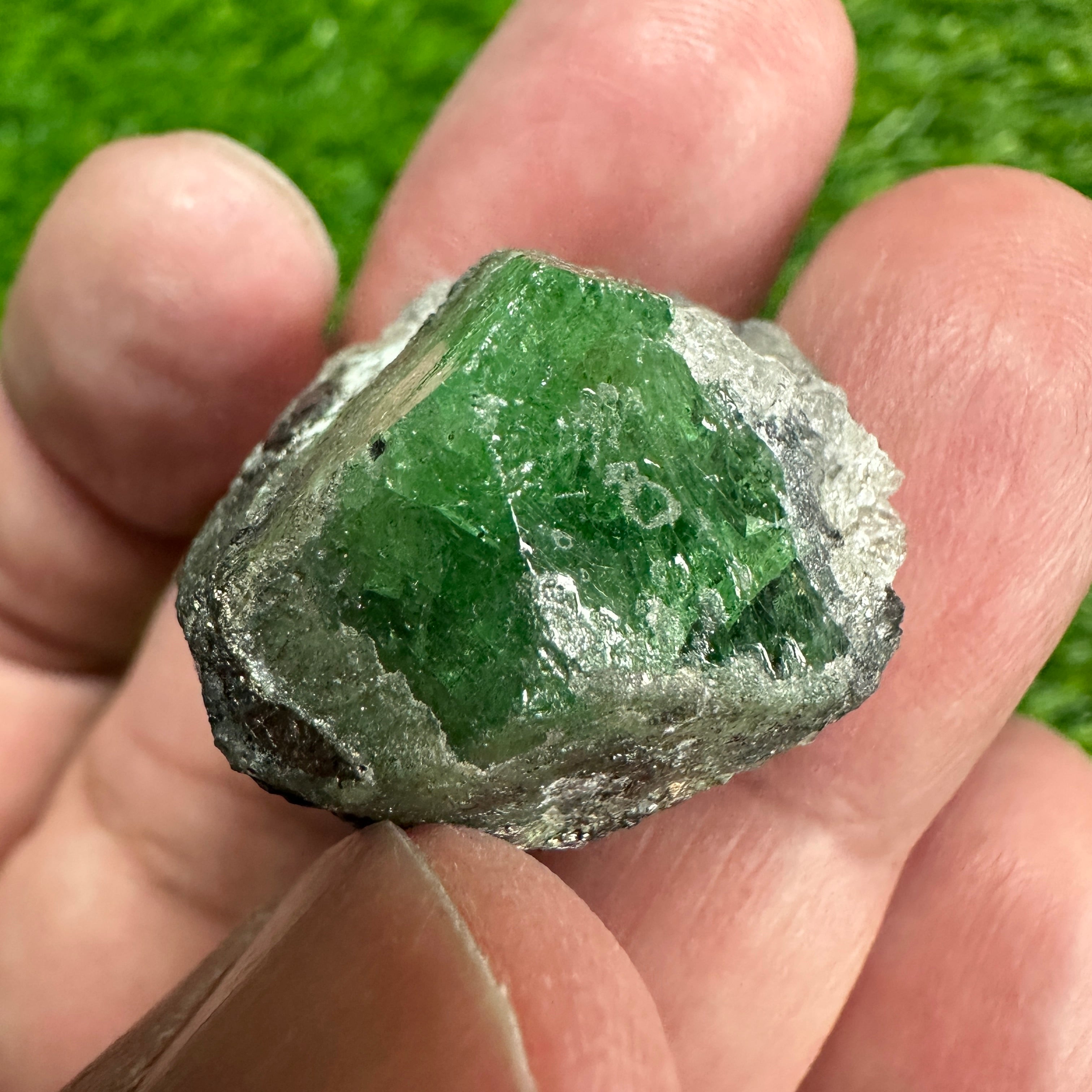 Tsavorite Garnet Crystal on Matrix, 13.90gm, Merelani, Tanzania, Untreated Unheated