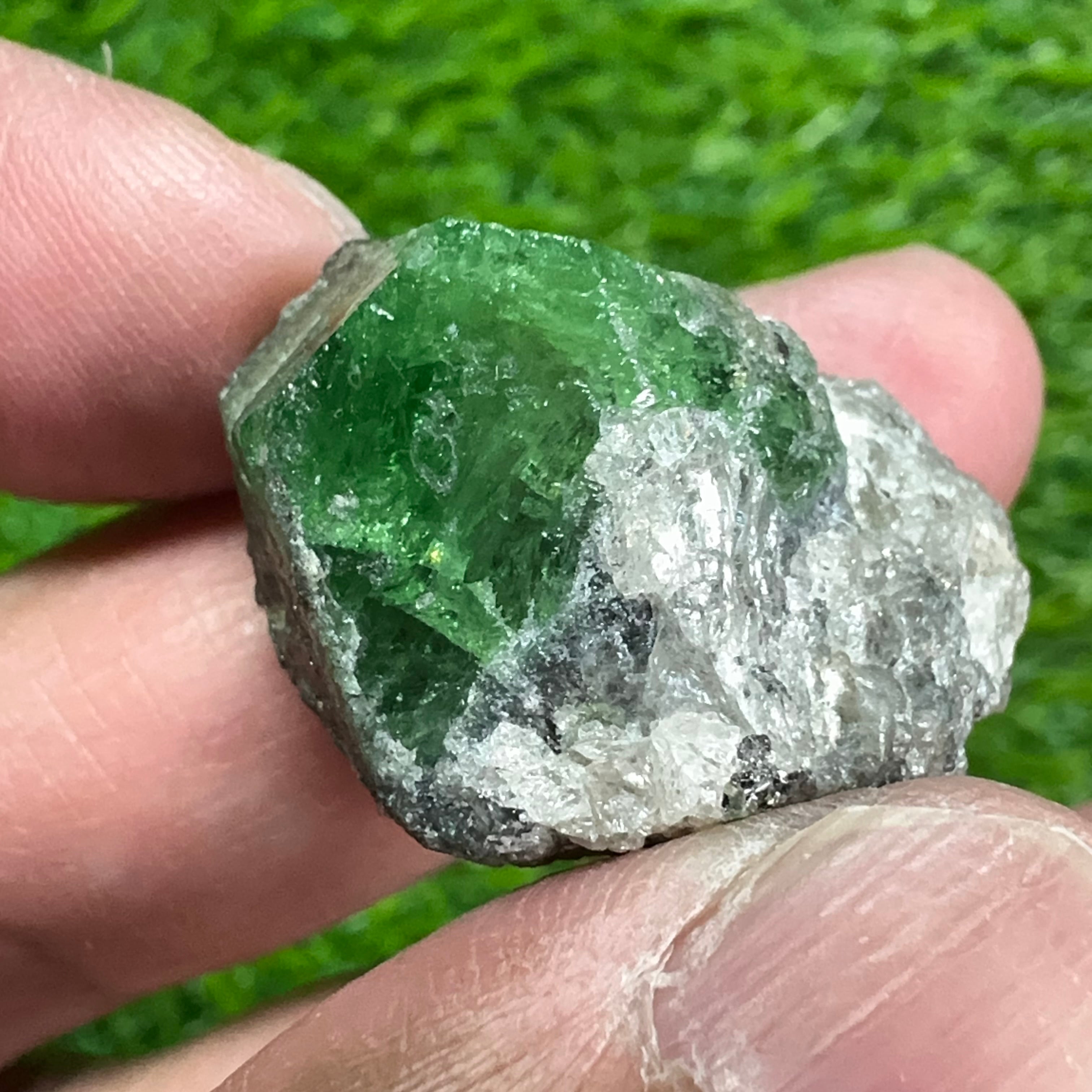 Tsavorite Garnet Crystal on Matrix, 13.90gm, Merelani, Tanzania, Untreated Unheated