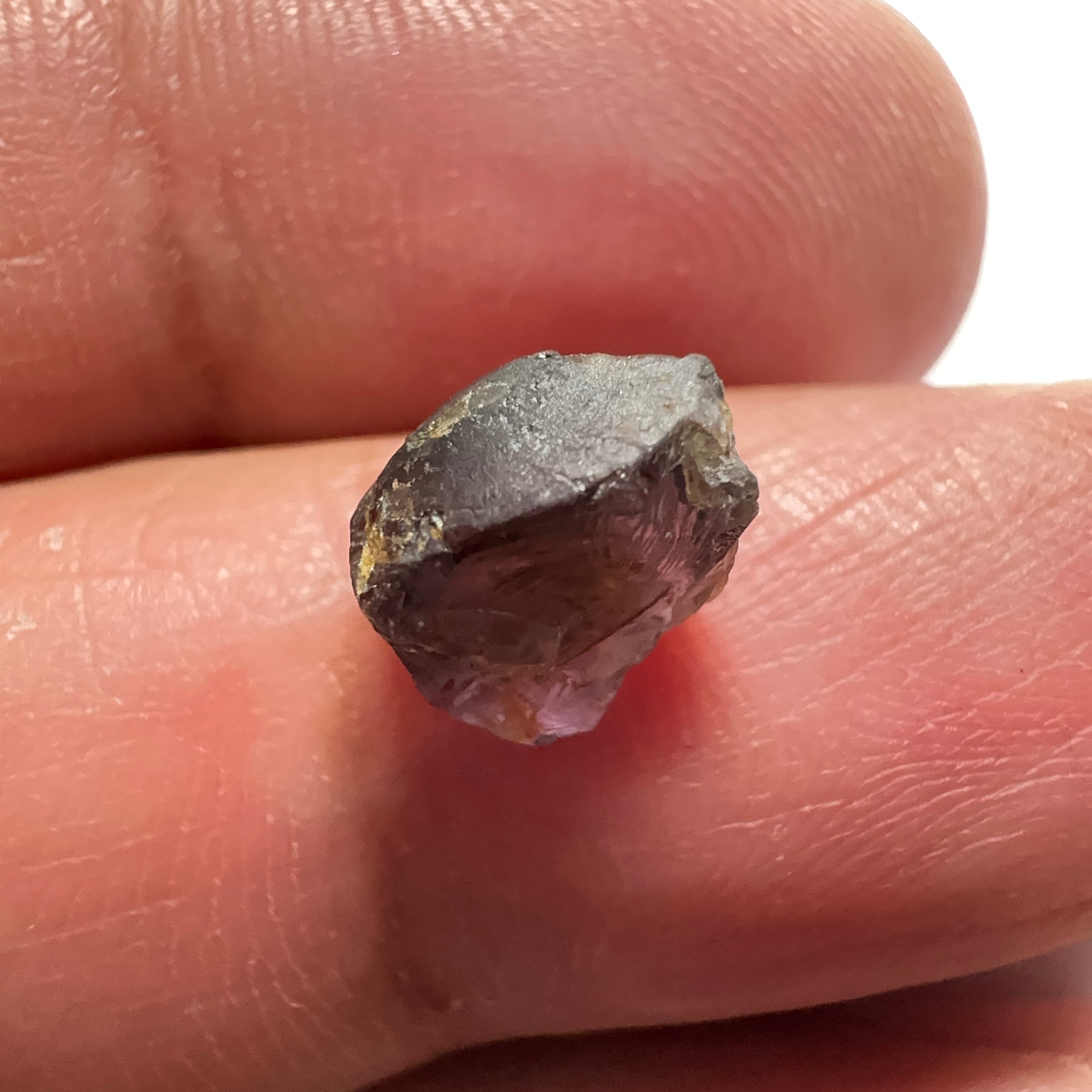 Mahenge Spinel, 2.63ct, Mahenge, Tanzania, Untreated Unheated. vvs, some skin issues, silky