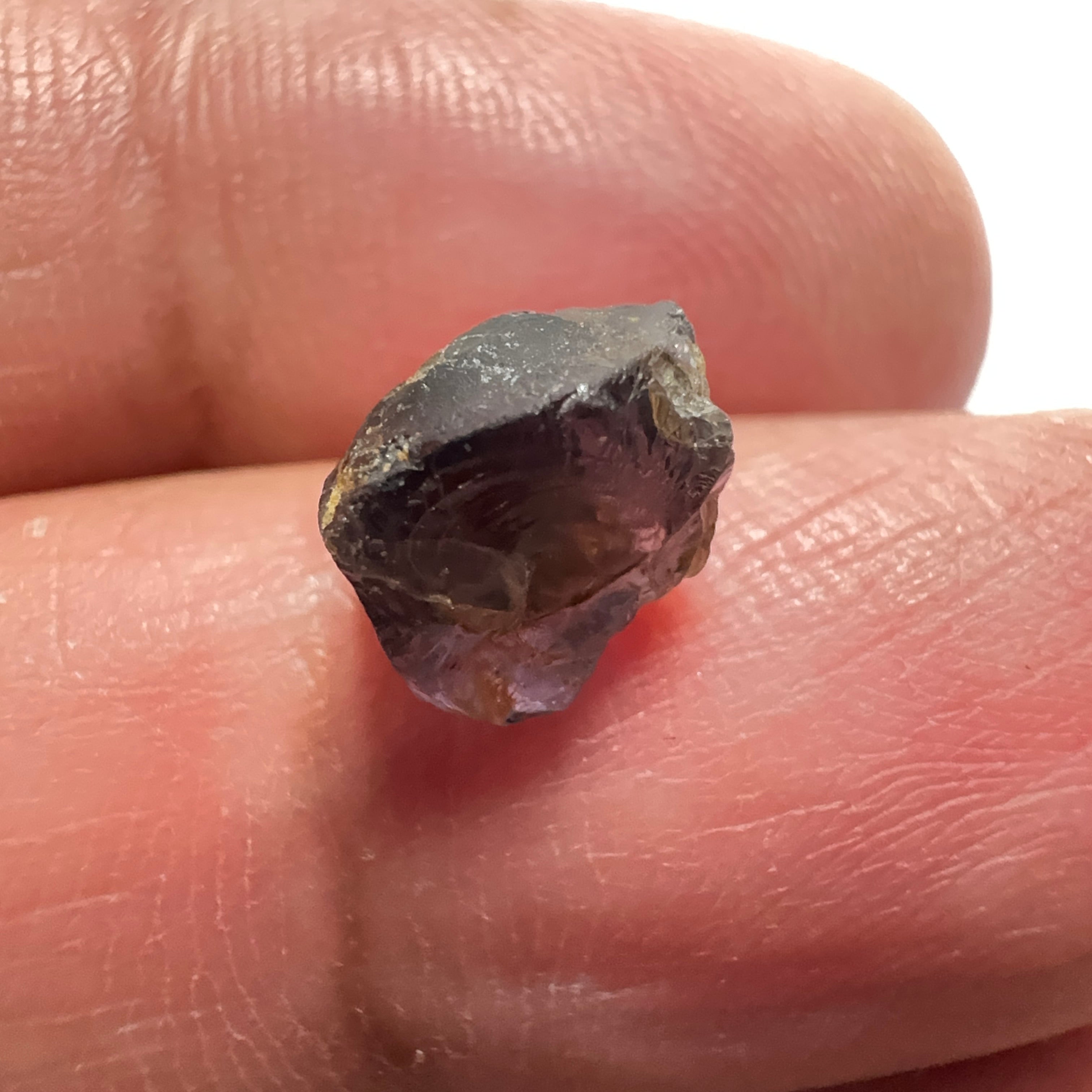 Mahenge Spinel, 2.63ct, Mahenge, Tanzania, Untreated Unheated. vvs, some skin issues, silky