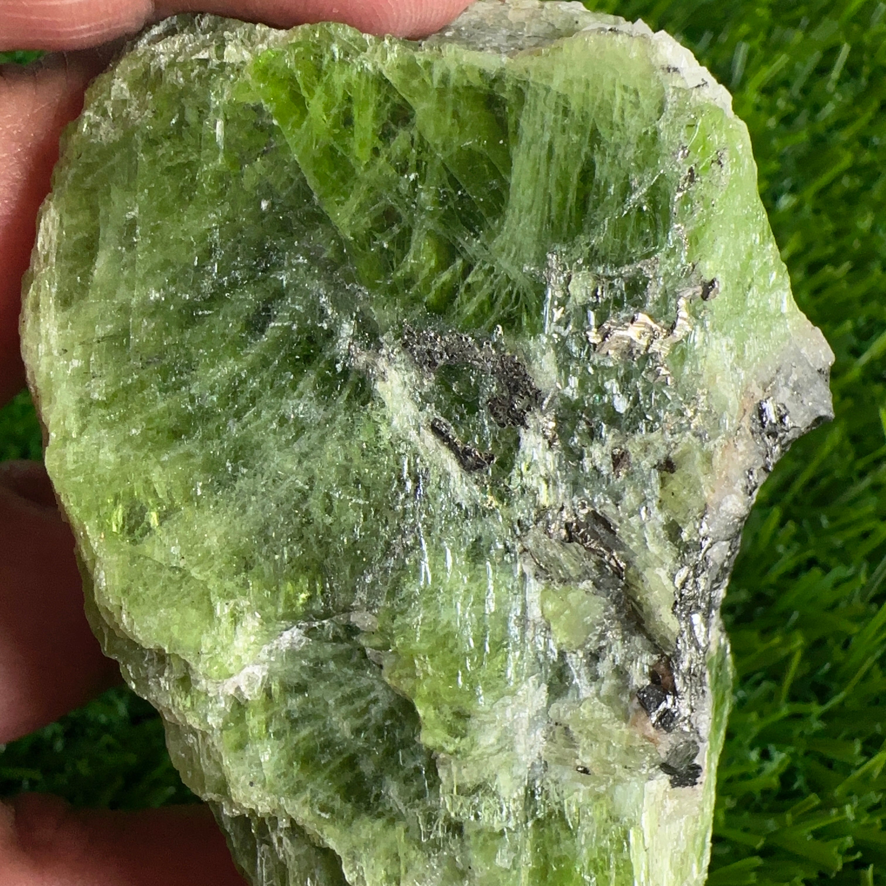 Tremolite Crystal from Merelani, 164.90gm, Rare, fully crystalized and etched from all sides, looks like multiple crystals formed together, gemmy