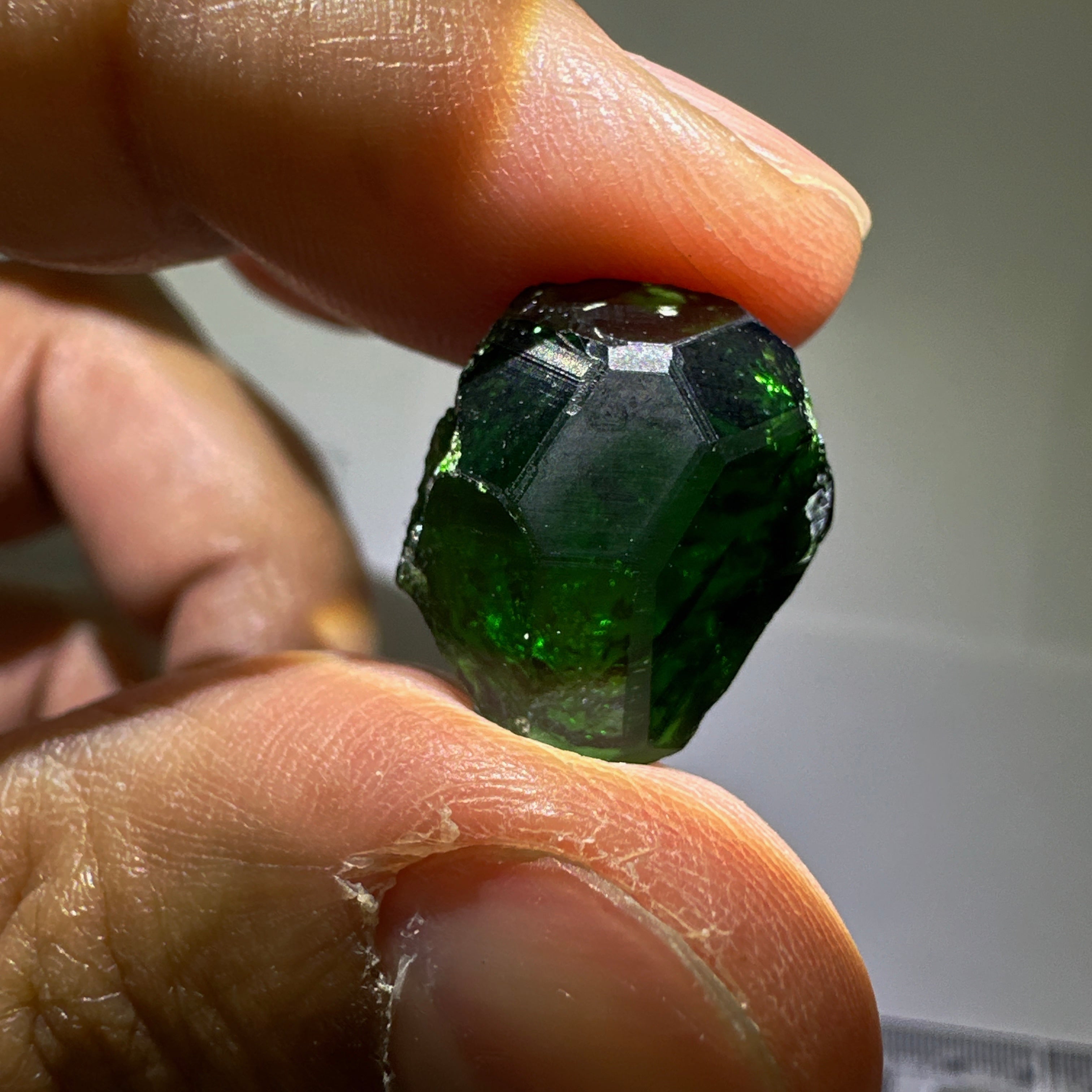 Huge Chrome Tourmaline, 14.90ct, Tanzania, Untreated Unheated, VVS-IF with one spot, I have circled the spot in red on one of the pictures, stone is dark and shown in different lights