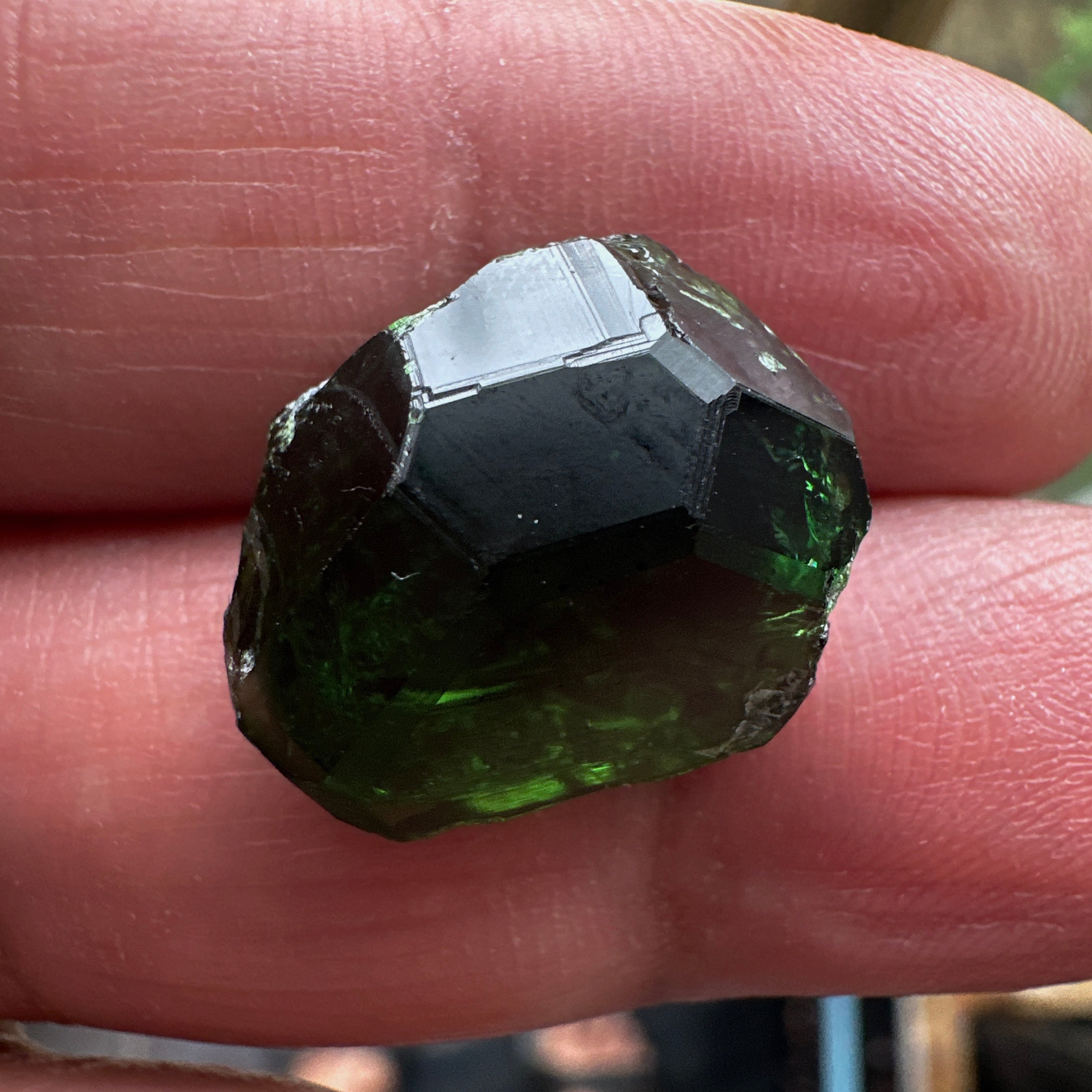 Huge Chrome Tourmaline, 14.90ct, Tanzania, Untreated Unheated, VVS-IF with one spot, I have circled the spot in red on one of the pictures, stone is dark and shown in different lights