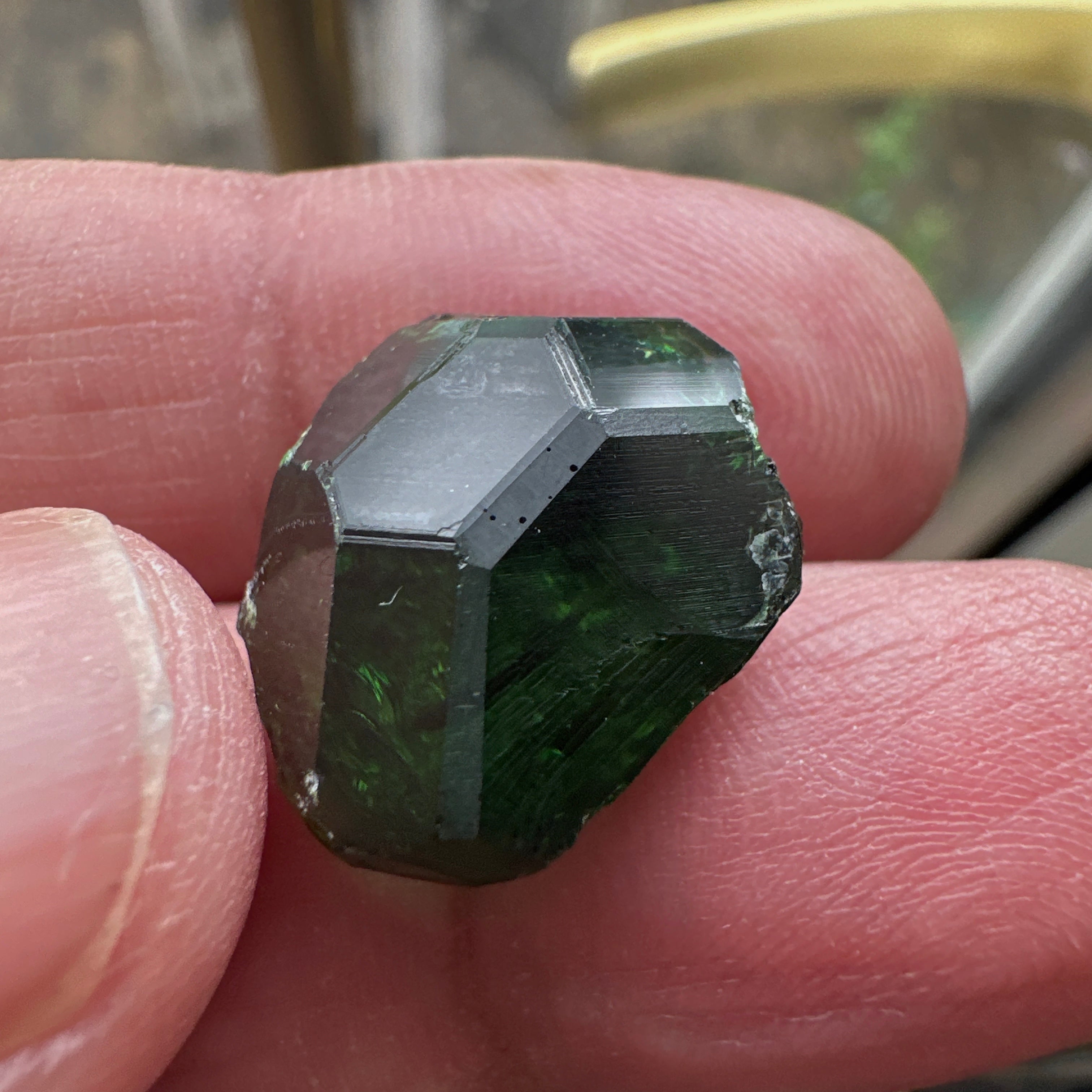 Huge Chrome Tourmaline, 14.90ct, Tanzania, Untreated Unheated, VVS-IF with one spot, I have circled the spot in red on one of the pictures, stone is dark and shown in different lights