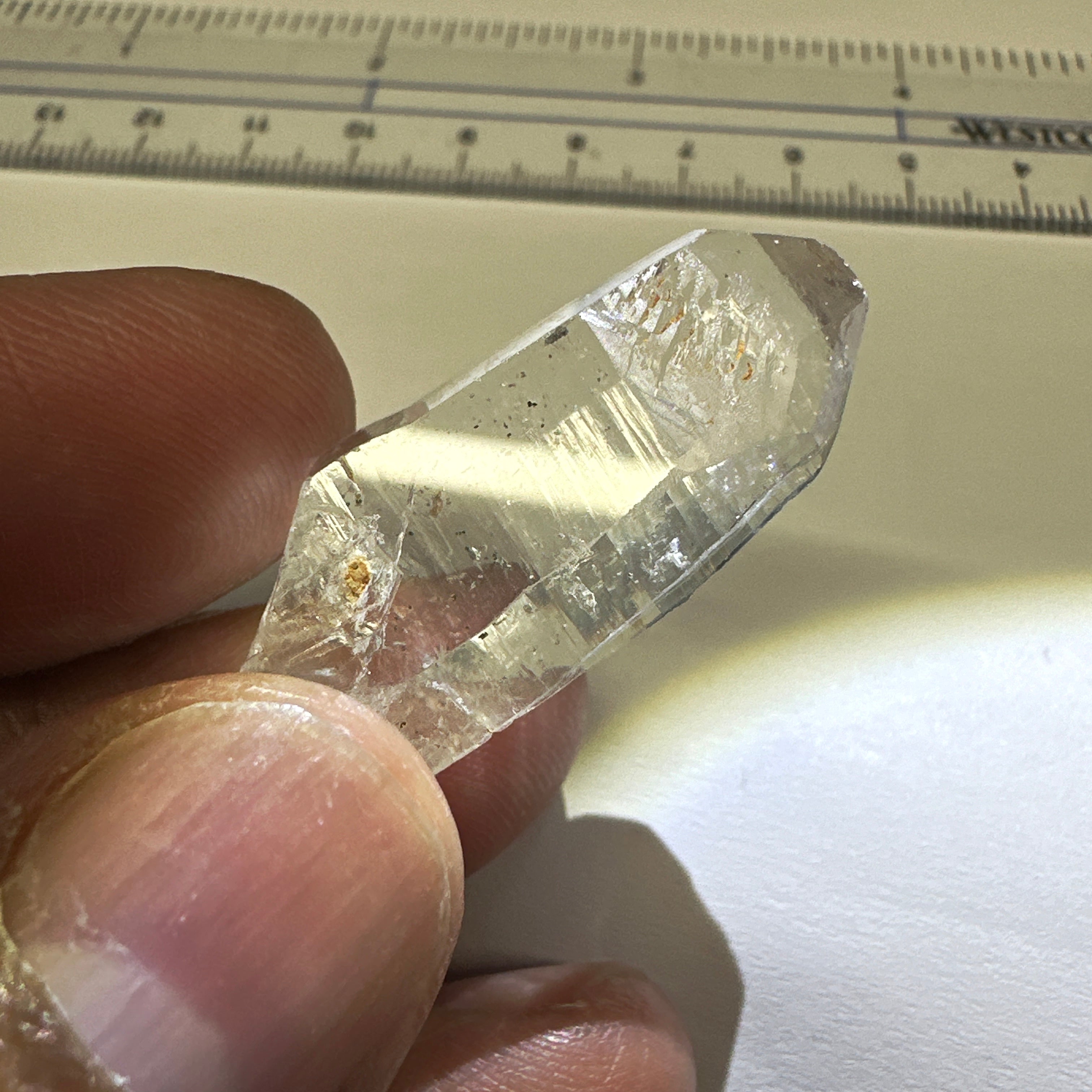 Mondo Quartz Crystal, 7gm, Tanzania