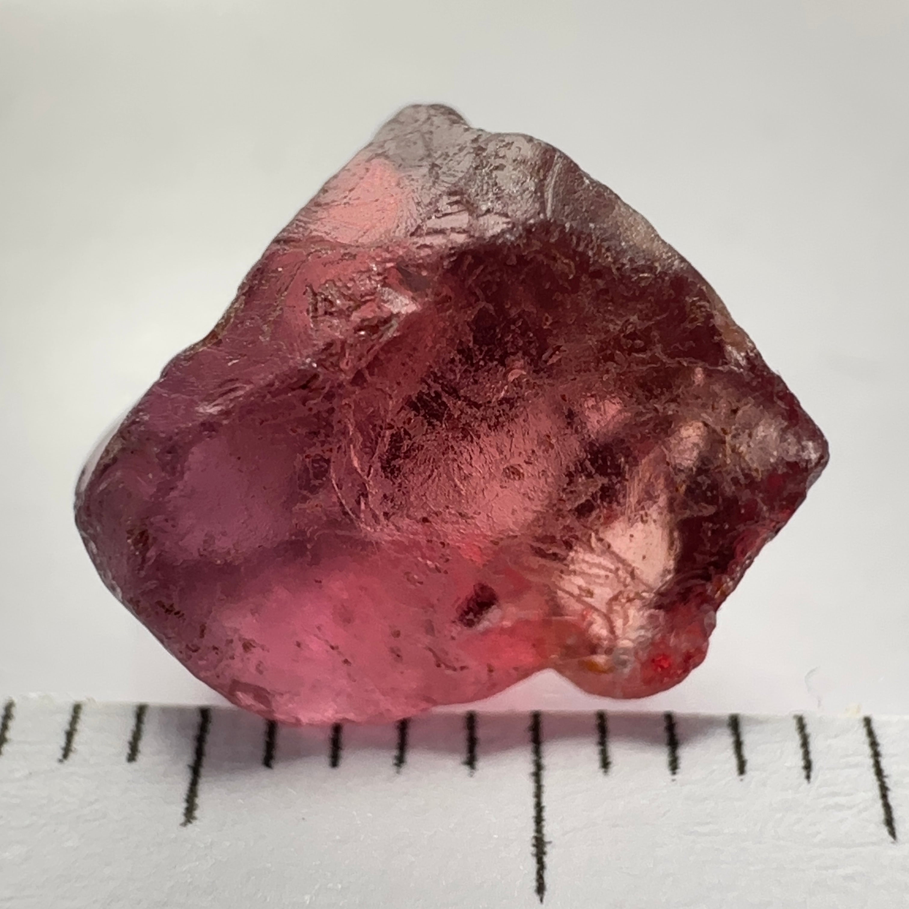 Rhodolite Garnet Colour Shifting, 4.01ct, Umba, Tanzania, Untreated Untreated. Si