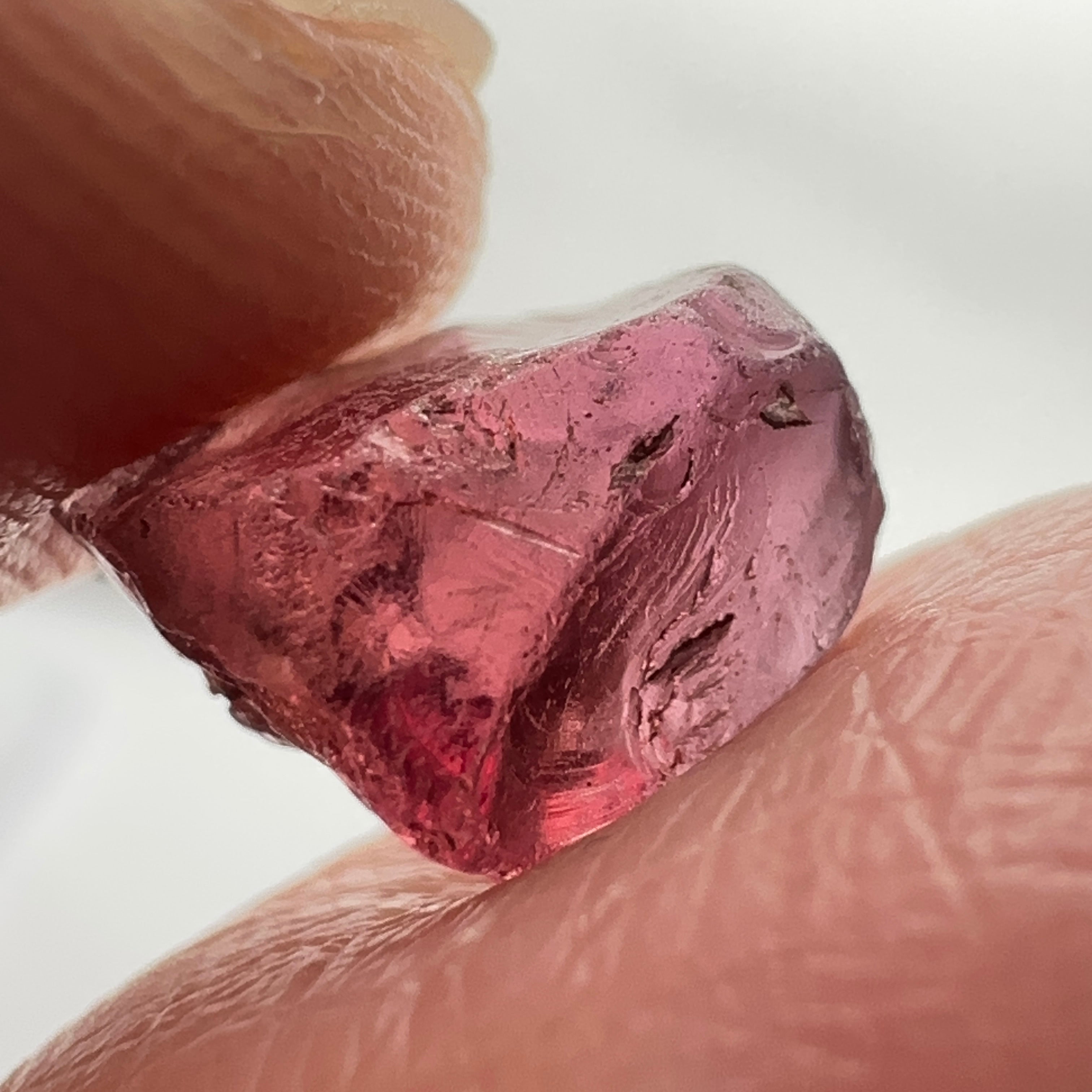 Rhodolite Garnet Colour Shifting, 4.01ct, Umba, Tanzania, Untreated Untreated. Si