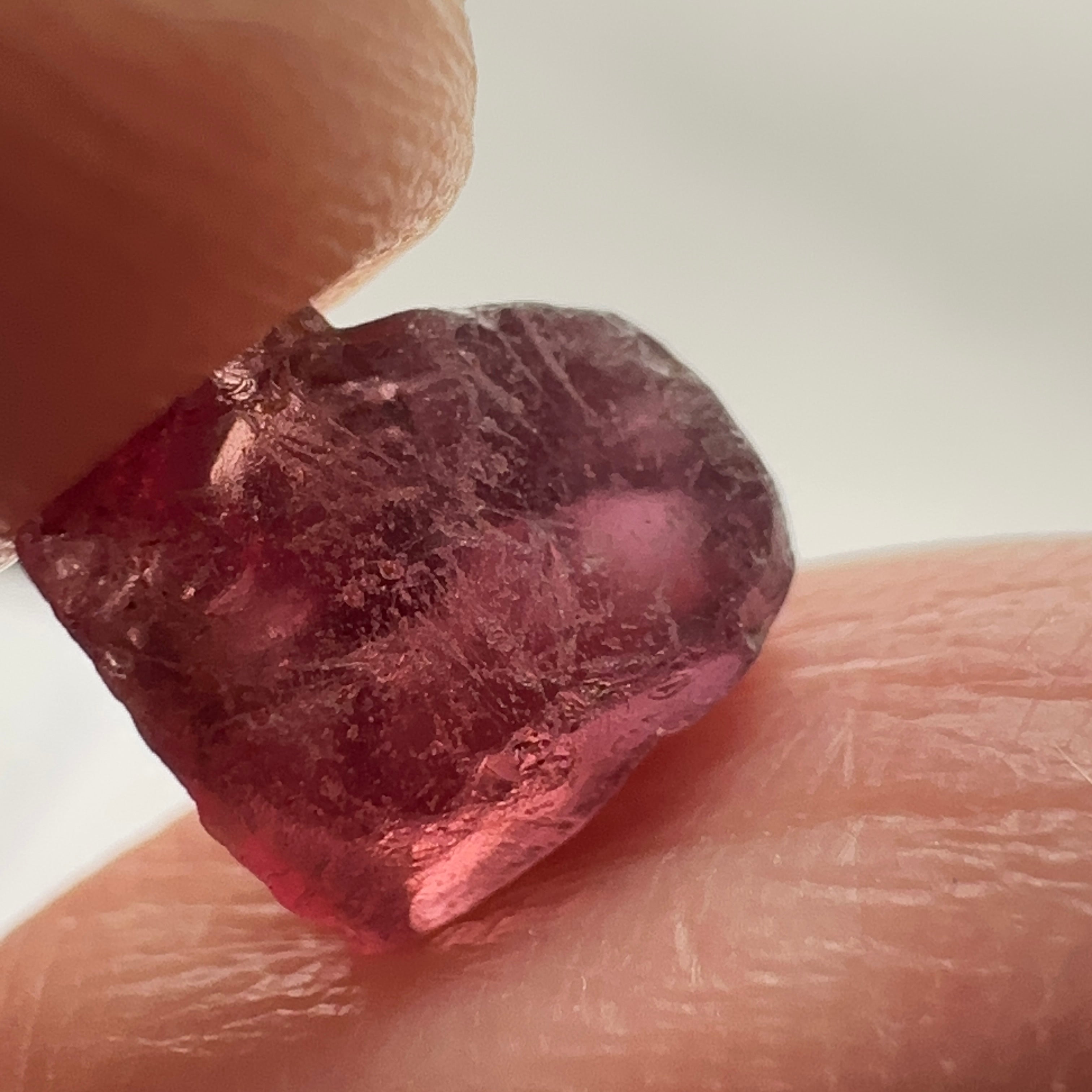 Rhodolite Garnet Colour Shifting, 4.01ct, Umba, Tanzania, Untreated Untreated. Si