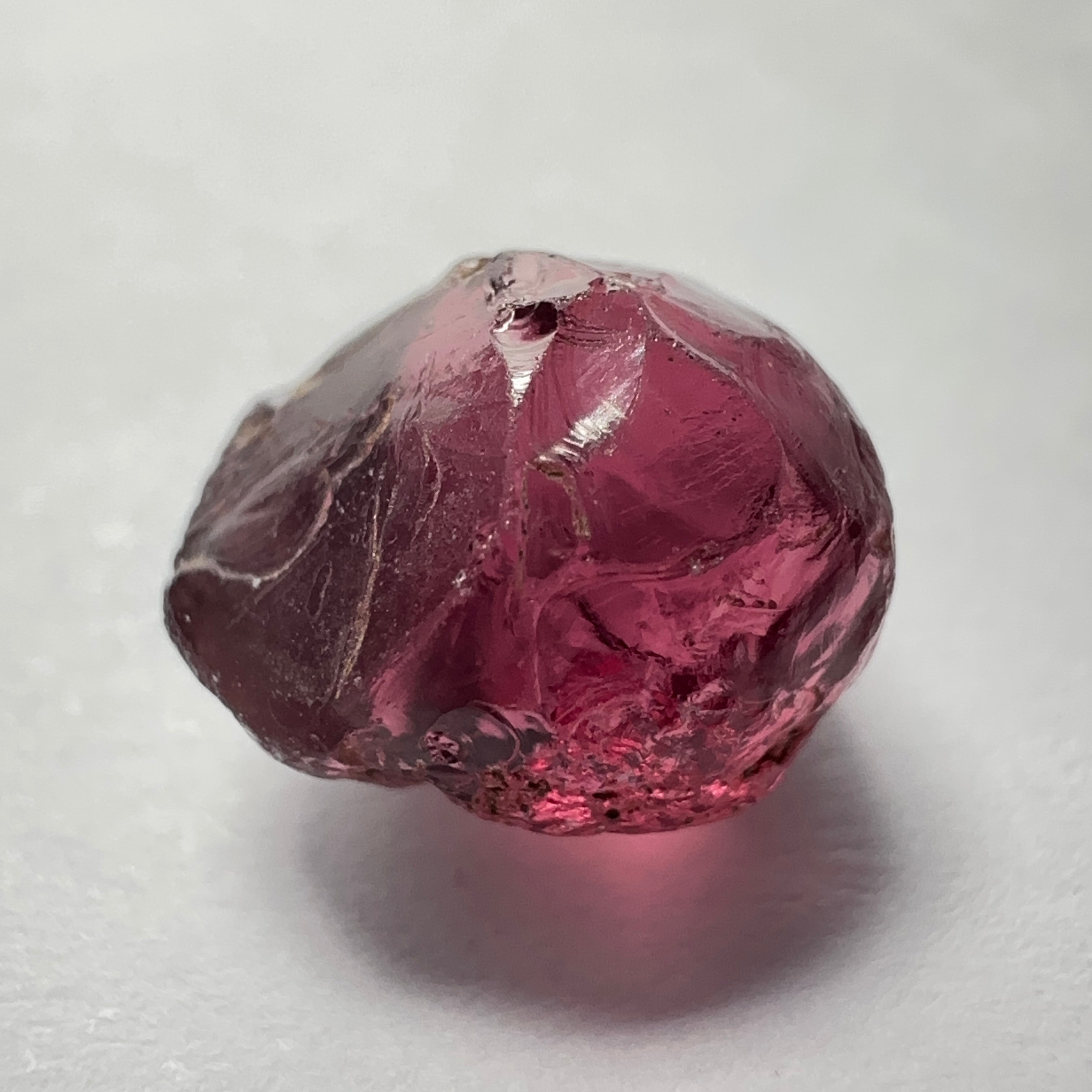 Rhodolite Garnet Colour Shifting, 4.91ct, Umba, Tanzania, Untreated Untreated. Spot near the middle so Si