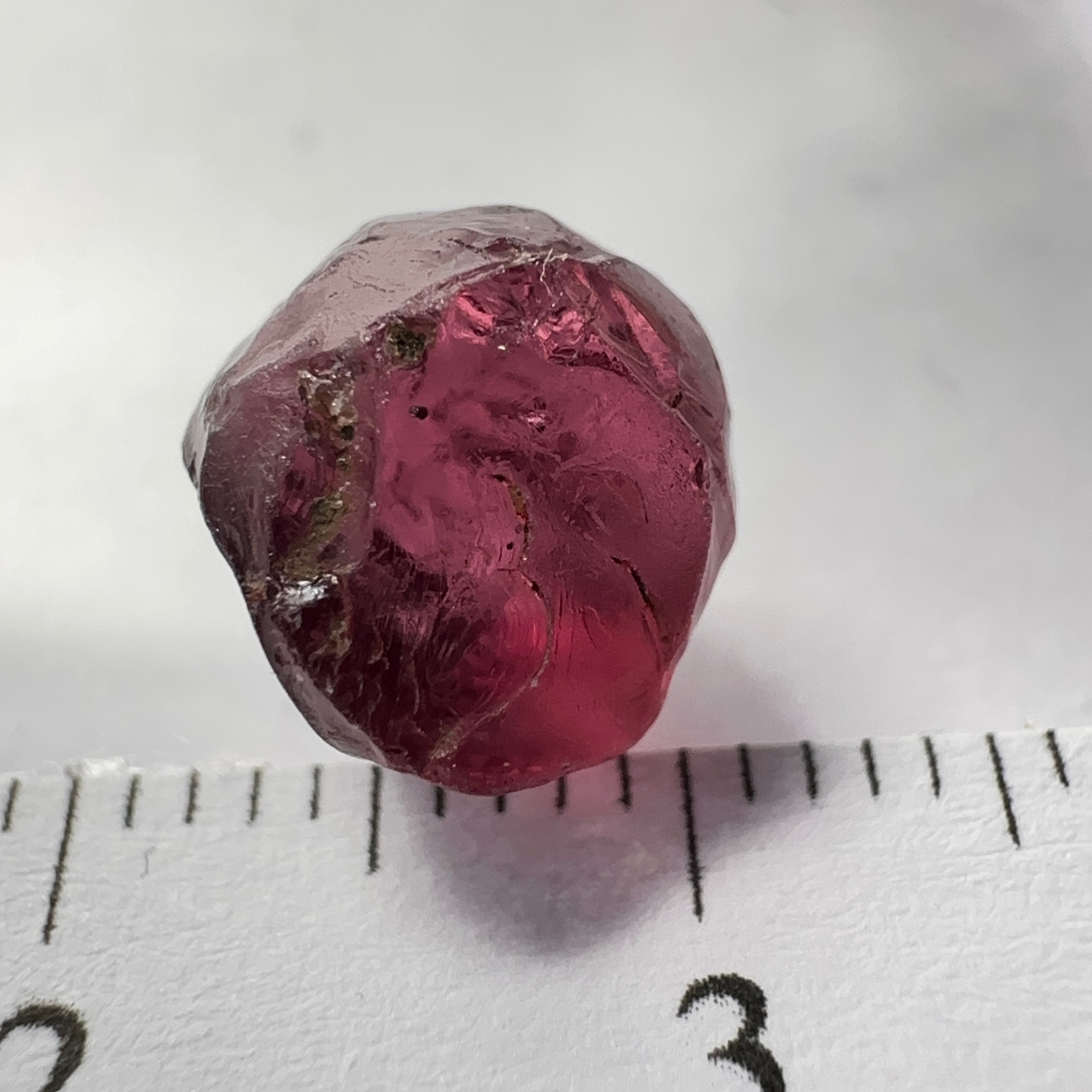 Rhodolite Garnet Colour Shifting, 4.91ct, Umba, Tanzania, Untreated Untreated. Spot near the middle so Si