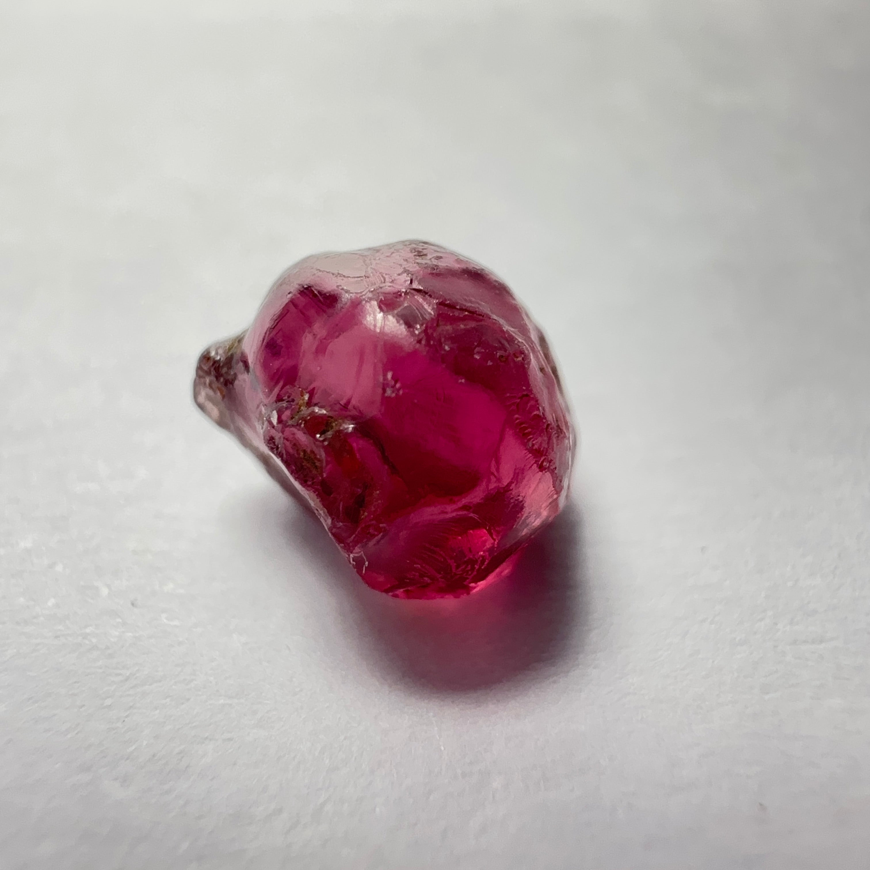 Rhodolite Garnet Colour Shifting, 3.71ct, Umba, Tanzania, Untreated Untreated. Few bubbles on the outside, rest vvs