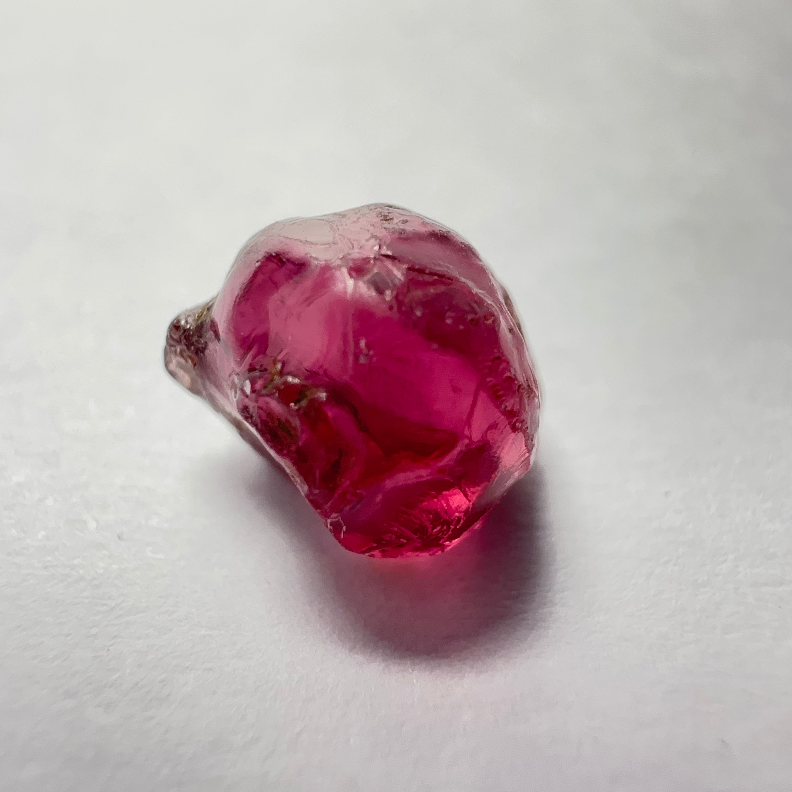 Rhodolite Garnet Colour Shifting, 3.71ct, Umba, Tanzania, Untreated Untreated. Few bubbles on the outside, rest vvs