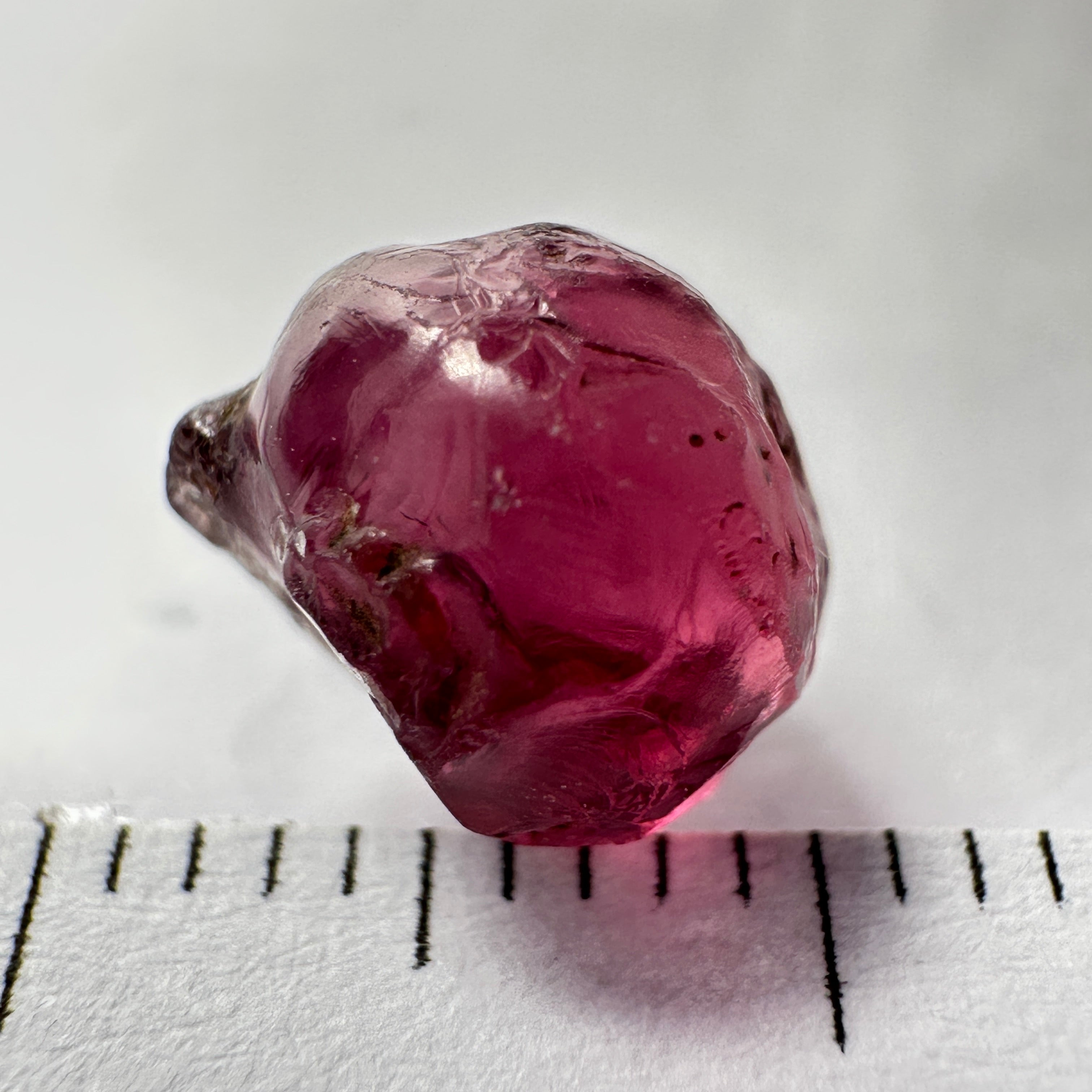 Rhodolite Garnet Colour Shifting, 3.71ct, Umba, Tanzania, Untreated Untreated. Few bubbles on the outside, rest vvs