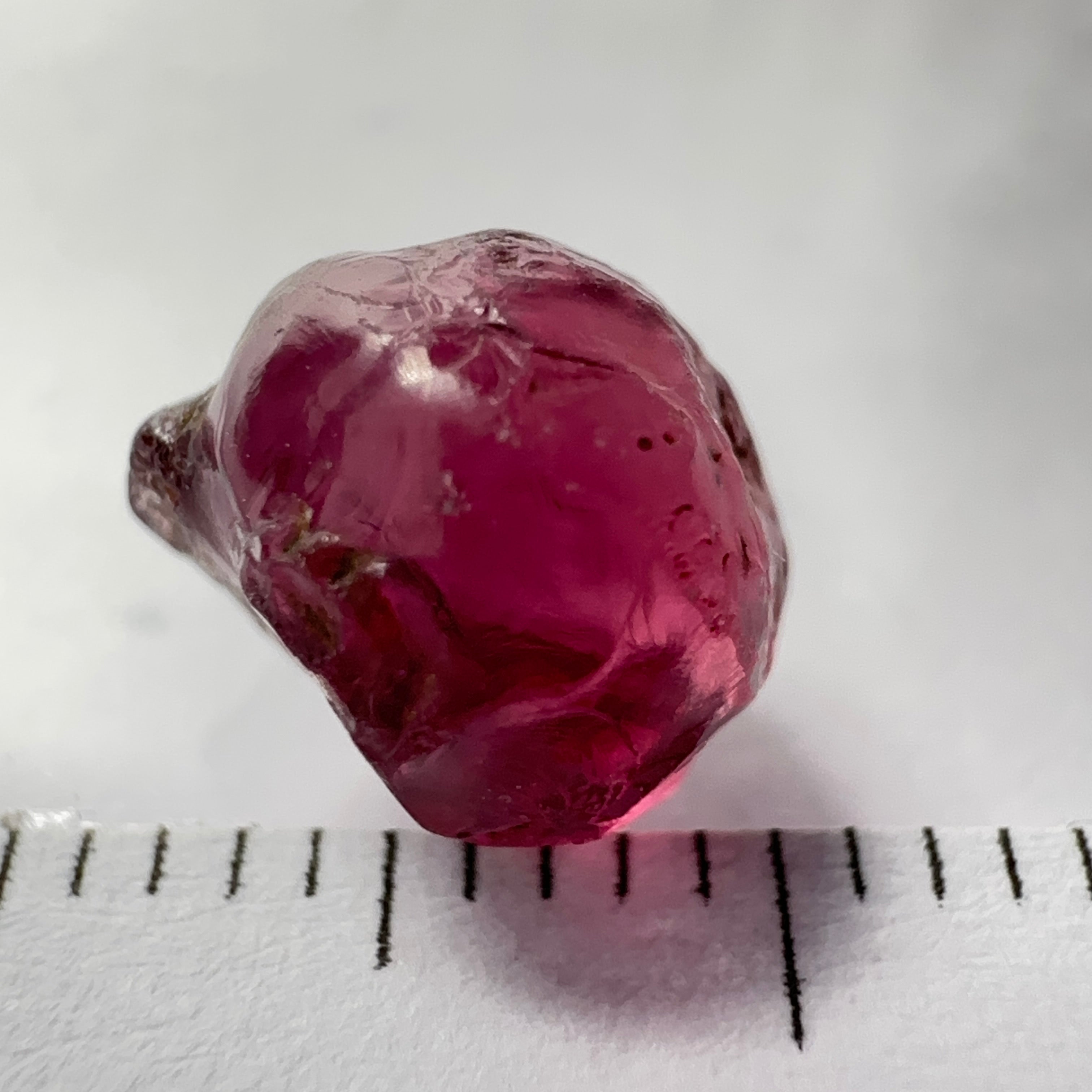 Rhodolite Garnet Colour Shifting, 3.71ct, Umba, Tanzania, Untreated Untreated. Few bubbles on the outside, rest vvs