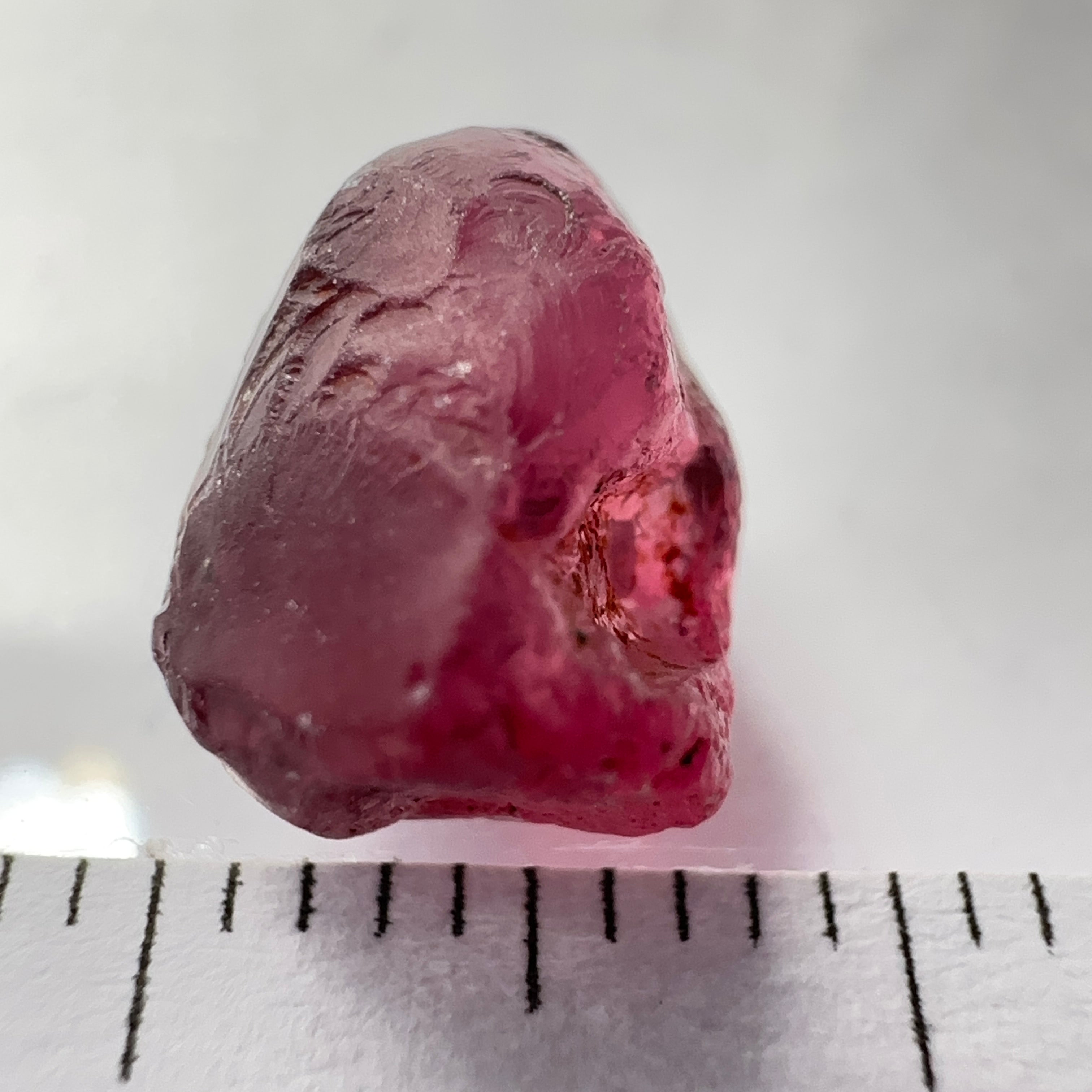 Rhodolite Garnet Colour Shifting, 4.75ct, Umba, Tanzania, Untreated Untreated. Few bubbles right on the outside 1mm into the skin, rest vvs, also note the weird skin indentation, see pics