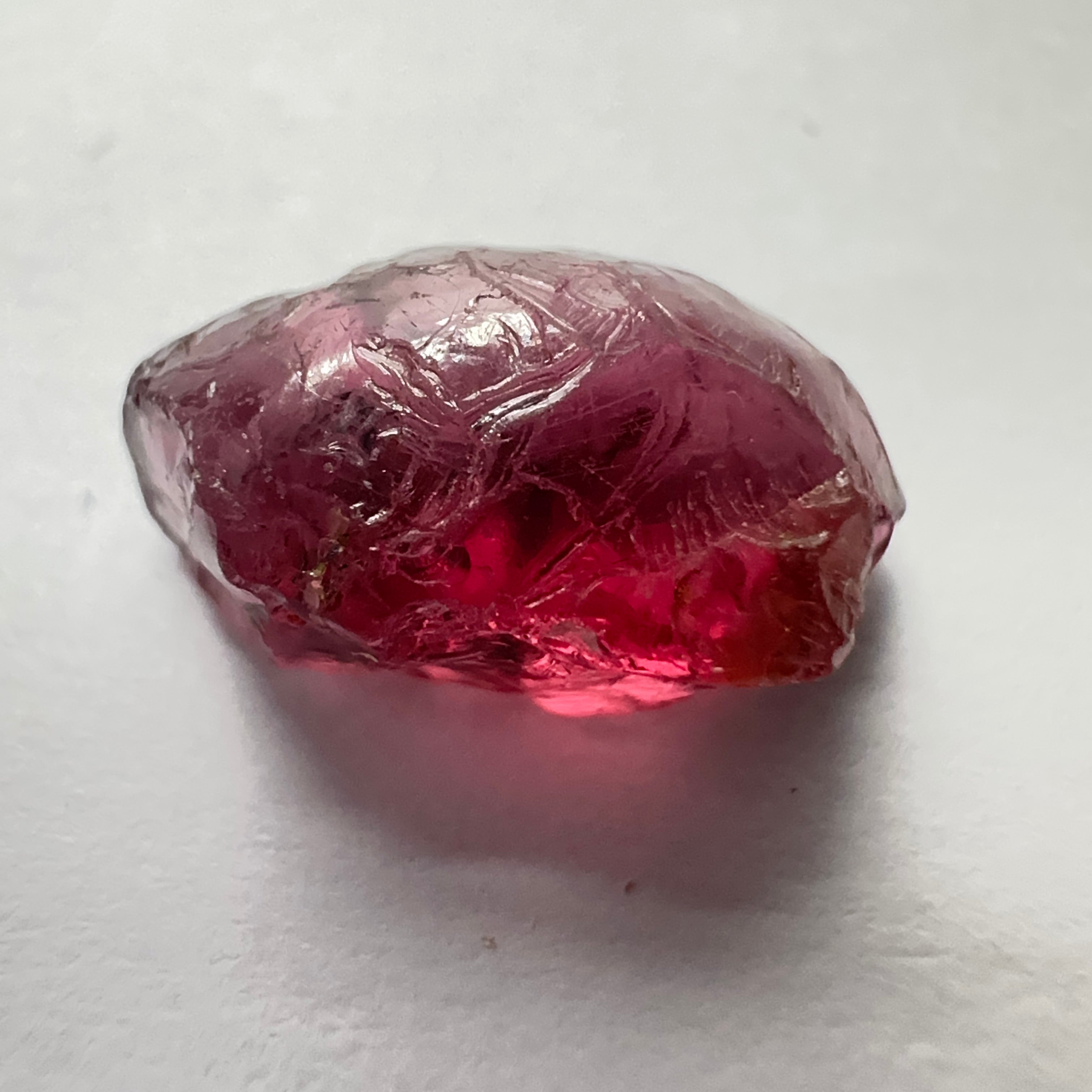 Rhodolite Garnet Colour Shifting, 5.74ct, Umba, Tanzania, Untreated Untreated. Slight issues on the outside, will come off on faceting, rest vvs